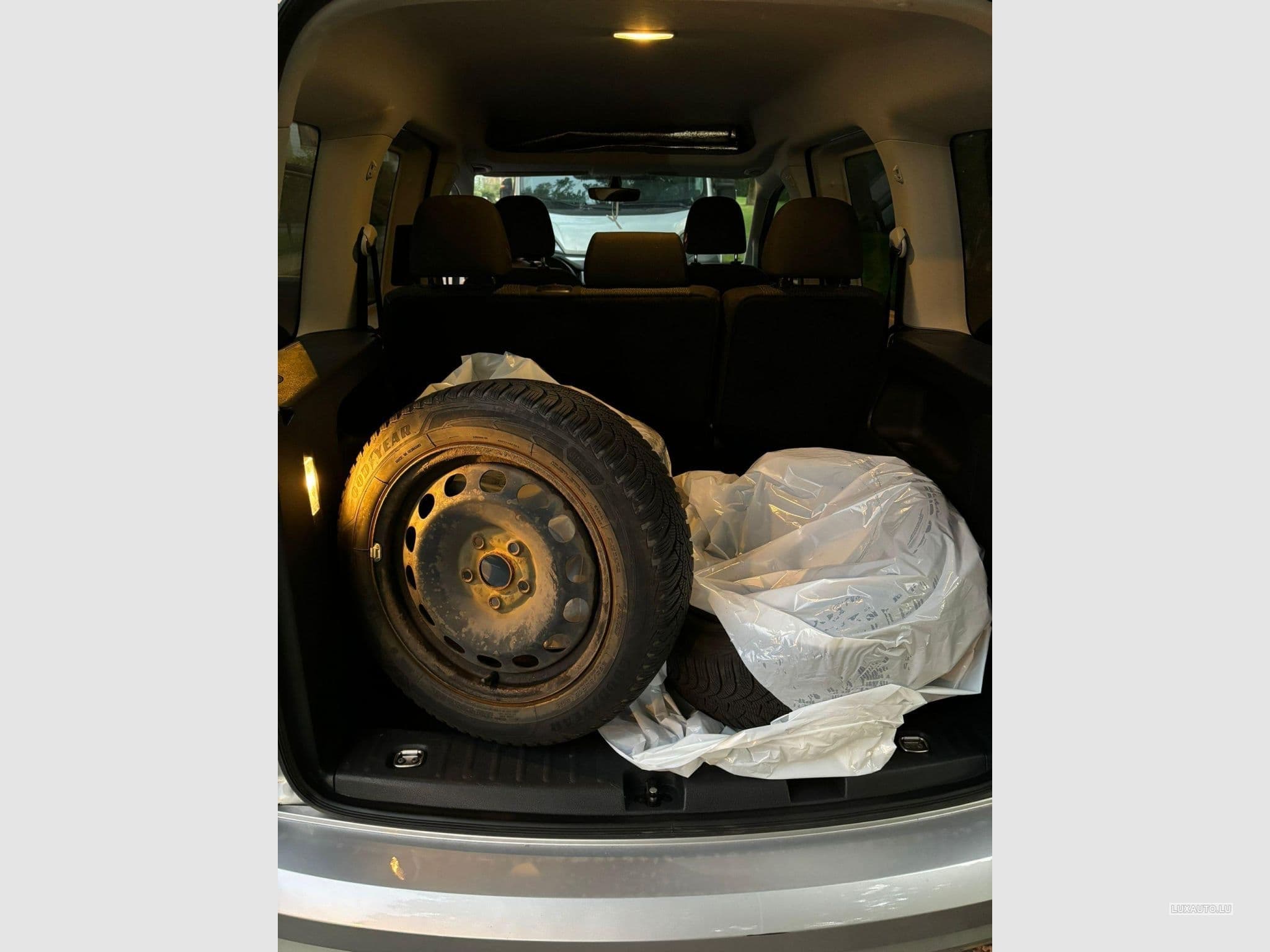 VW Caddy (2019) - Foto 15