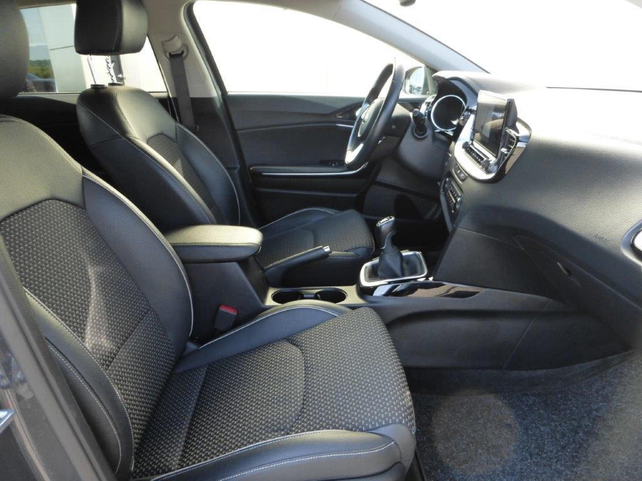 Kia Ceed 1.6 CRDI MORE (2021) - Photo 3