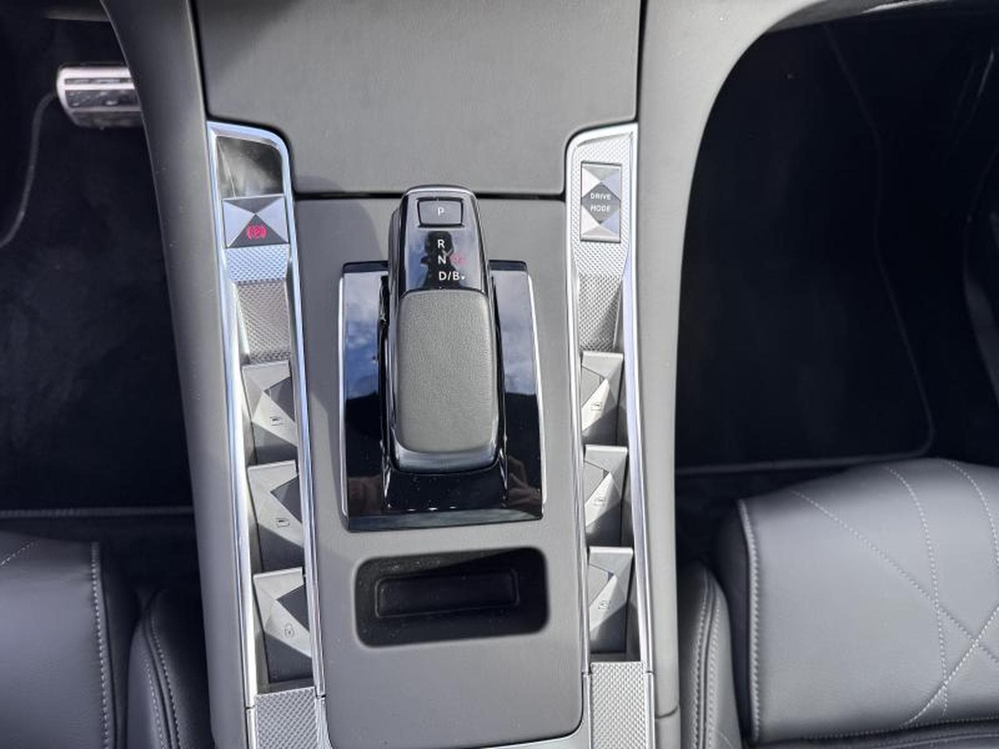 DS Automobiles DS7 7 E-Tense RIVOLI 300 (2024) - Foto 19