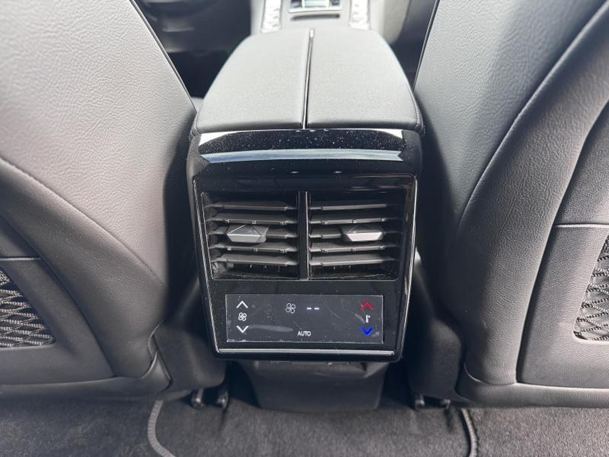 DS Automobiles DS7 7 E-Tense RIVOLI 300 (2024) - Foto 22