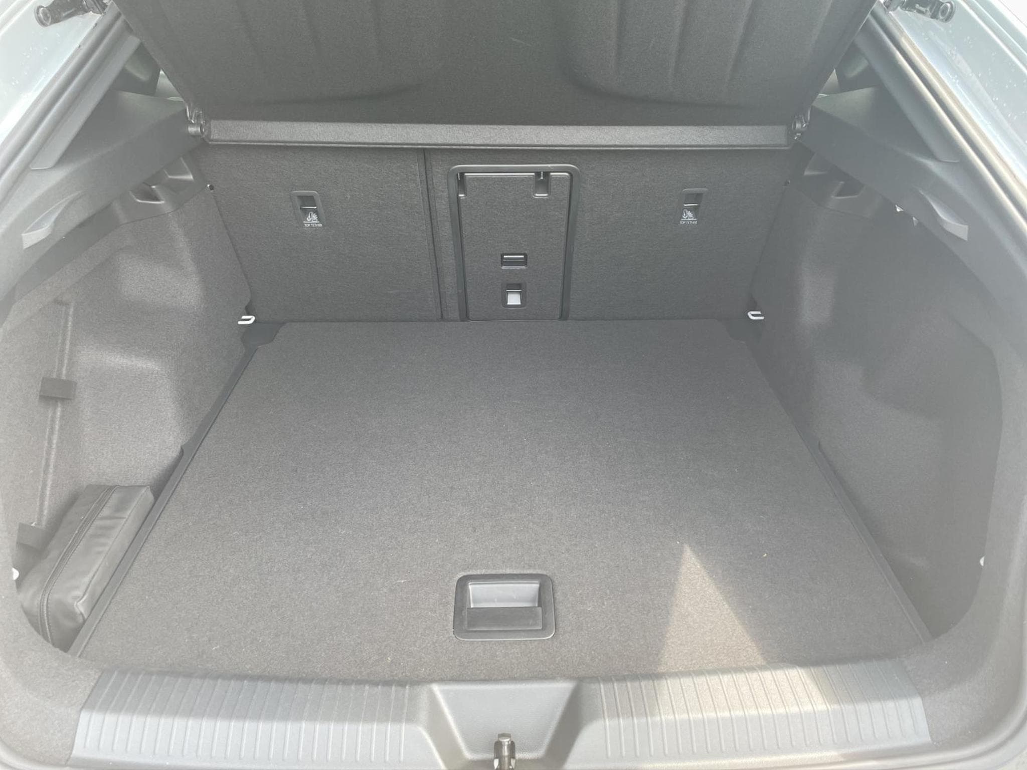 Cupra Tavascan VZ (2024) - Photo 17