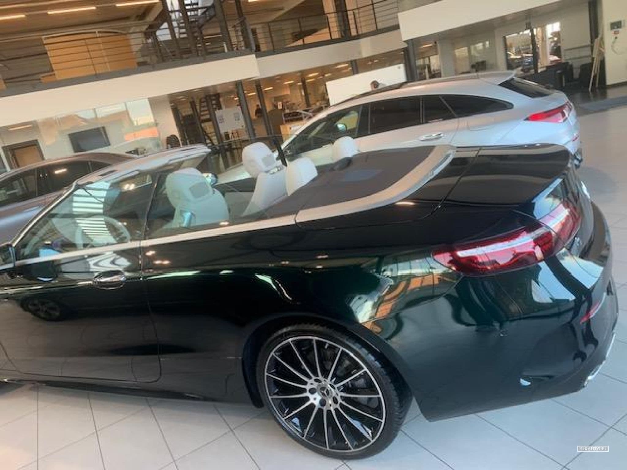 Mercedes E 220 AMG Line (2021) - Photo 2