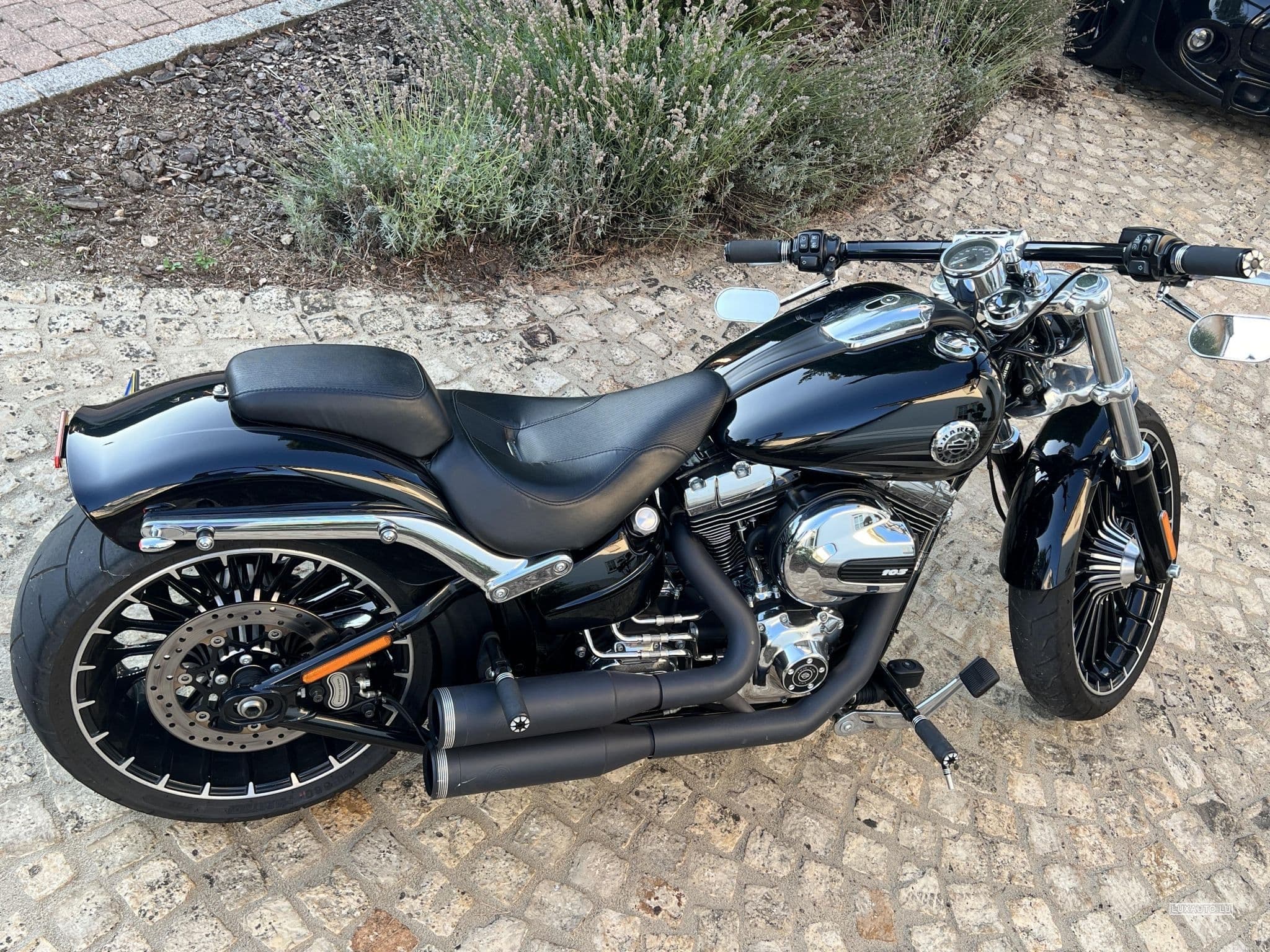 Harley-Davidson Softail Breakout (2017) - Foto 3