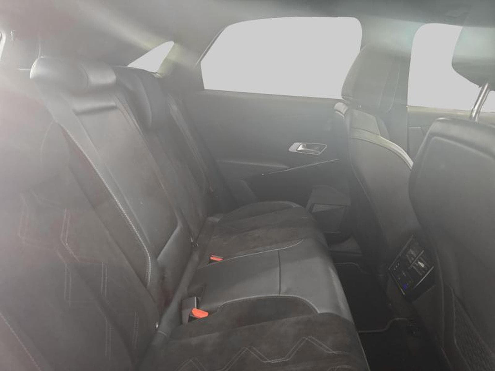 DS Automobiles DS7 E-Tense Performance Line + (2023) - Foto 10