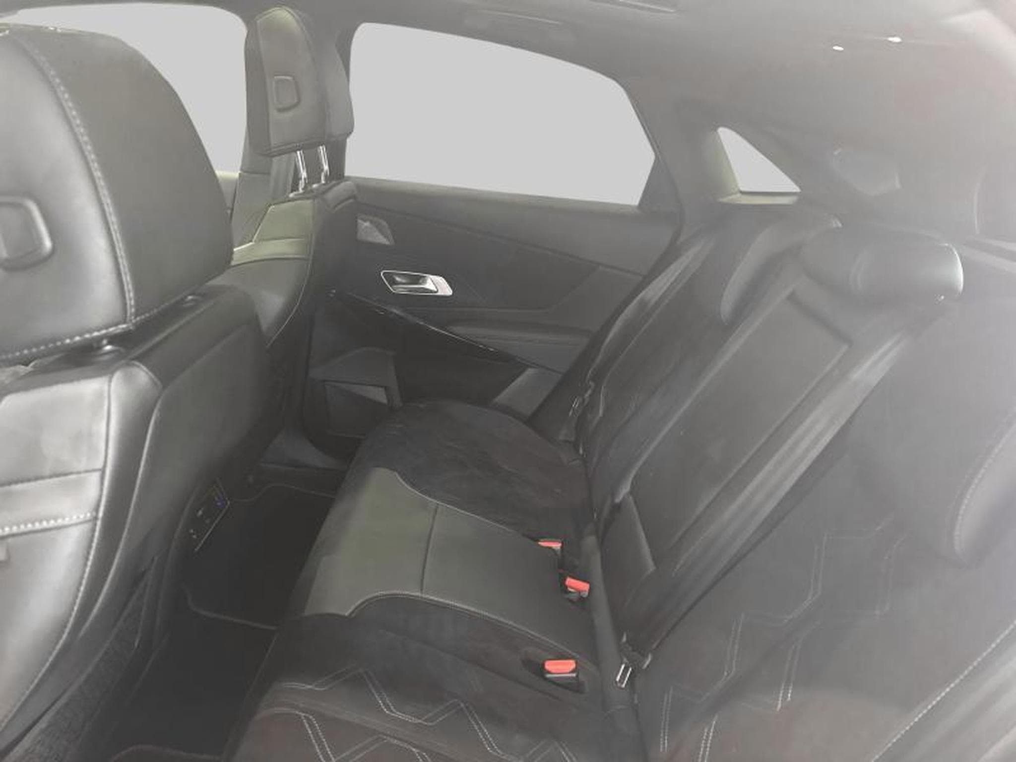 DS Automobiles DS7 E-Tense Performance Line + (2023) - Foto 12