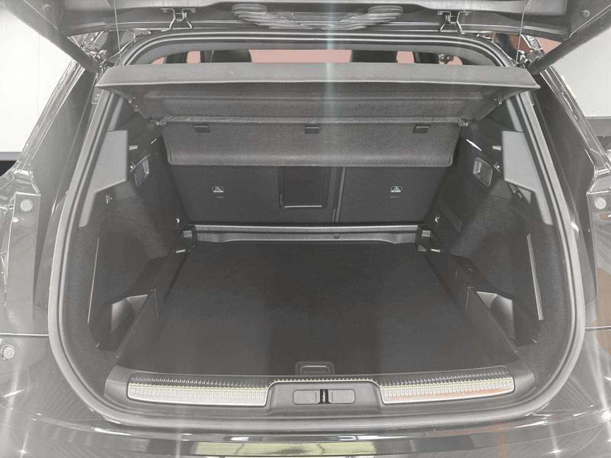 DS Automobiles DS7 E-Tense Performance Line + (2023) - Foto 20