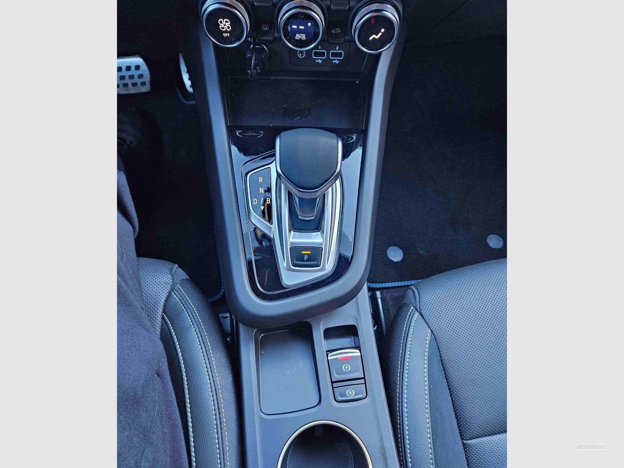 Renault Arkana Renault Arkana E-Tech Engineered Hybrid 145 ( 10/2023 ) (2023) - Photo 10