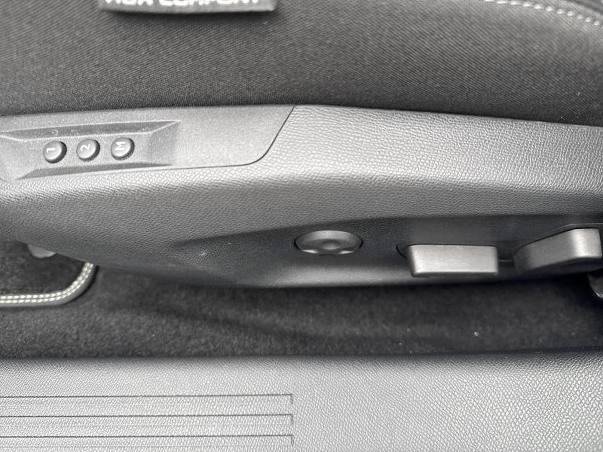 Peugeot 308 III GT (2021) - Foto 21