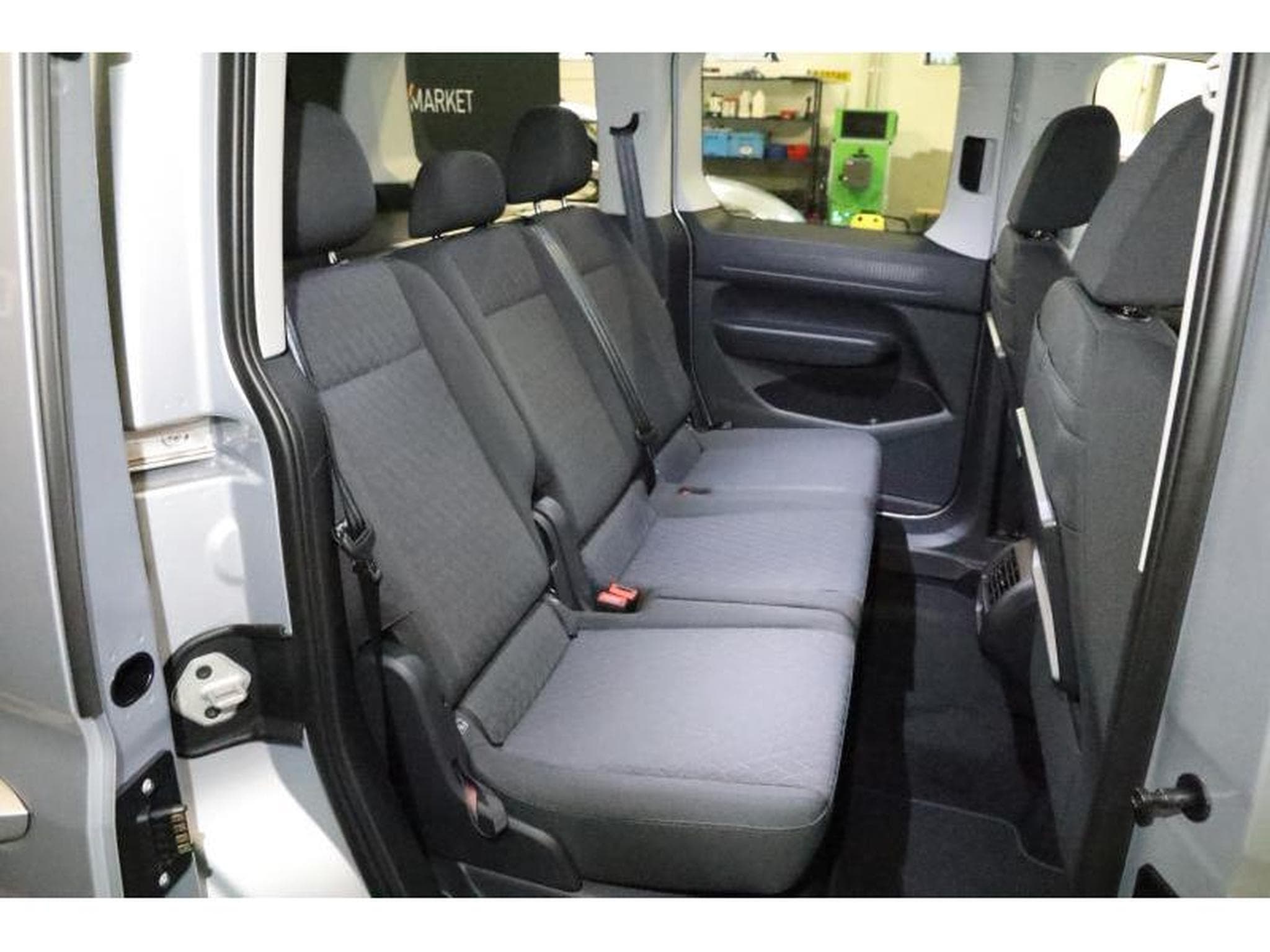 VW Caddy V Life (2024) - Photo 10