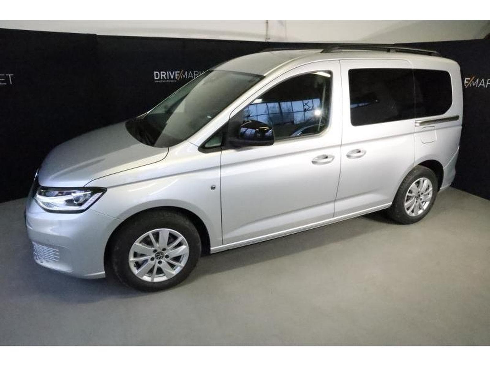 VW Caddy V Life (2024) - Photo 12