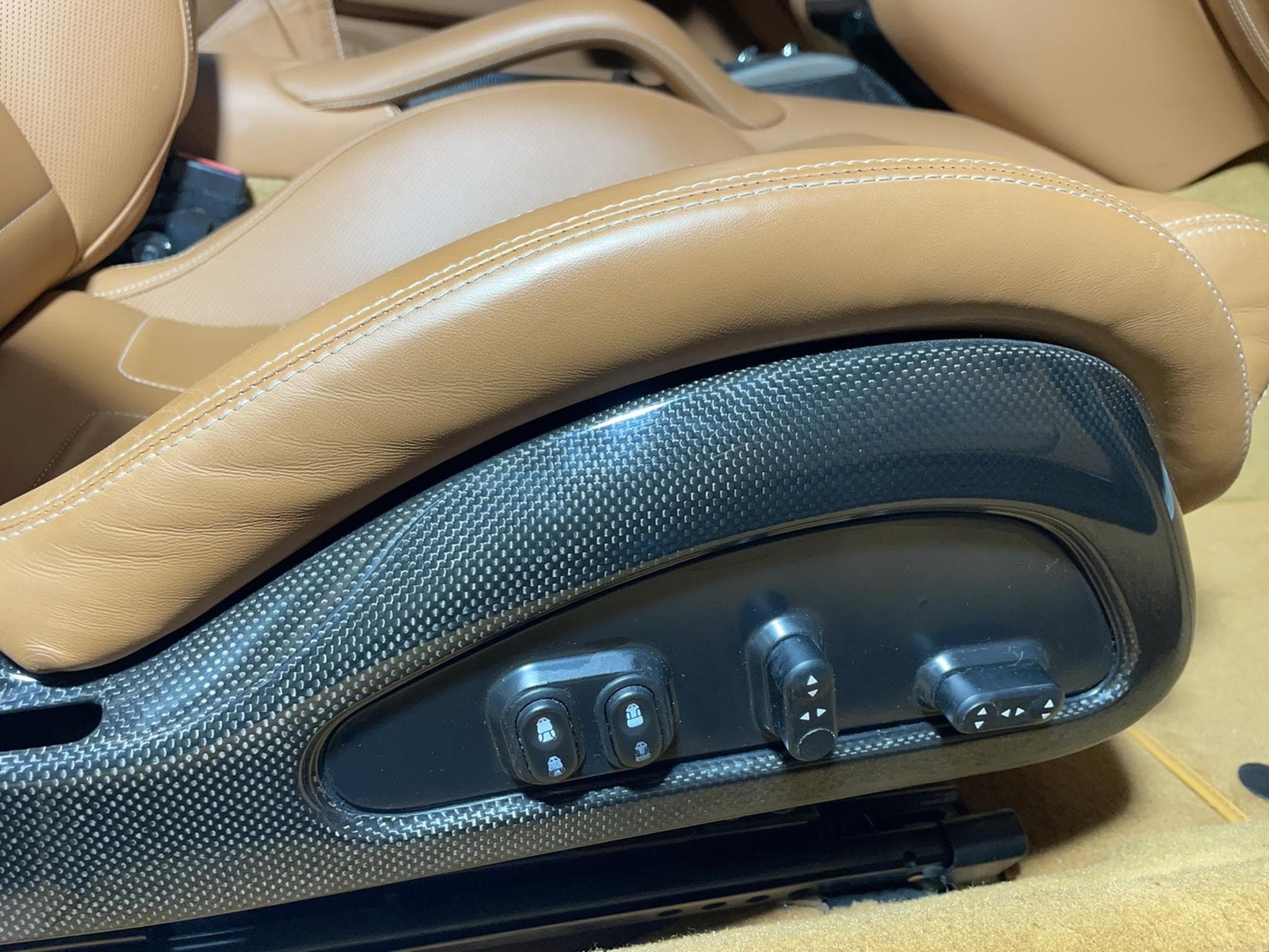 Ferrari 599 GTB FIORANO 6.0 V12 620 CV PACK HGTE F1 (2007) - Photo 6