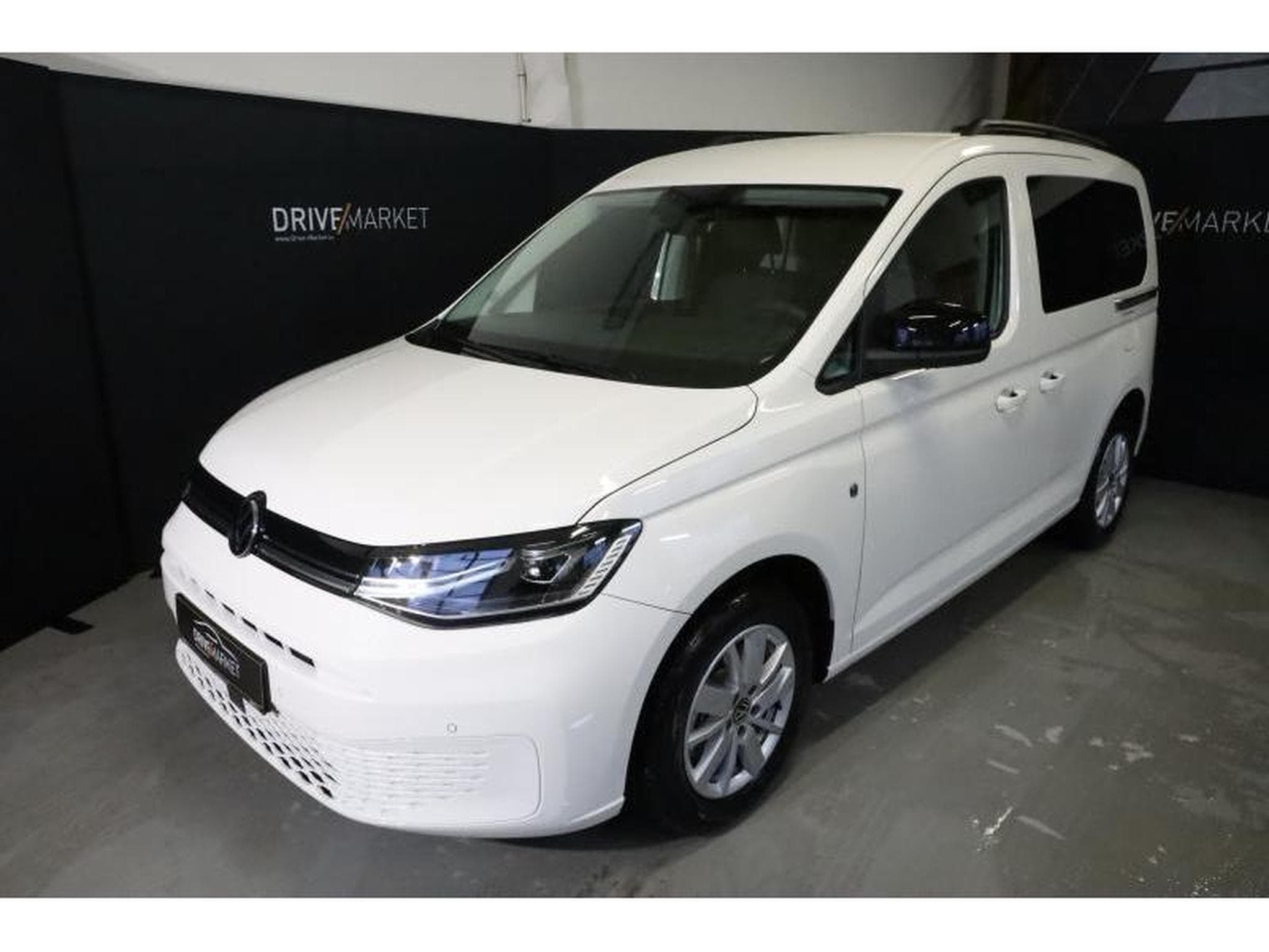 VW Caddy Life (2024) - Photo 12