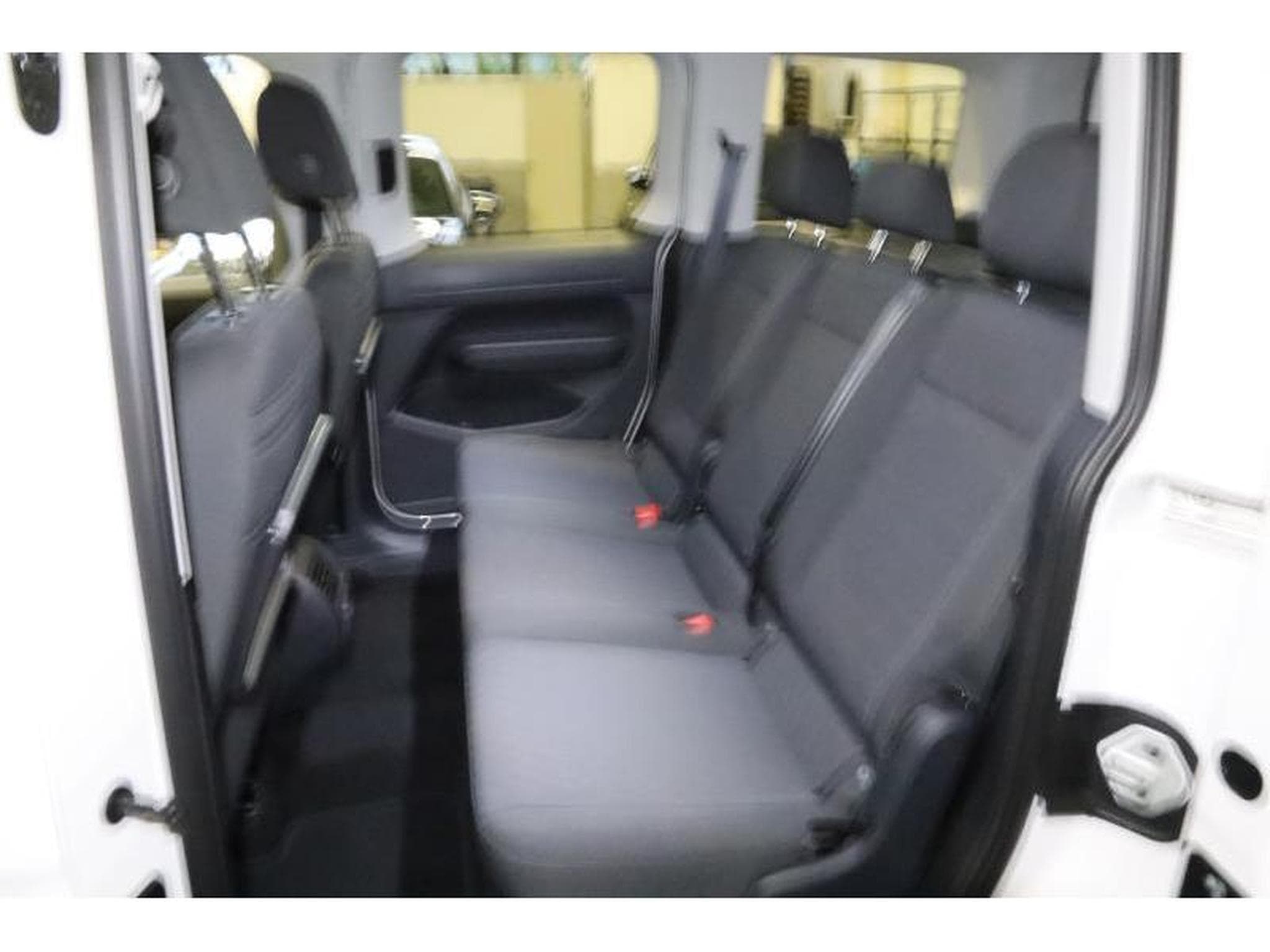 VW Caddy Life (2024) - Photo 3