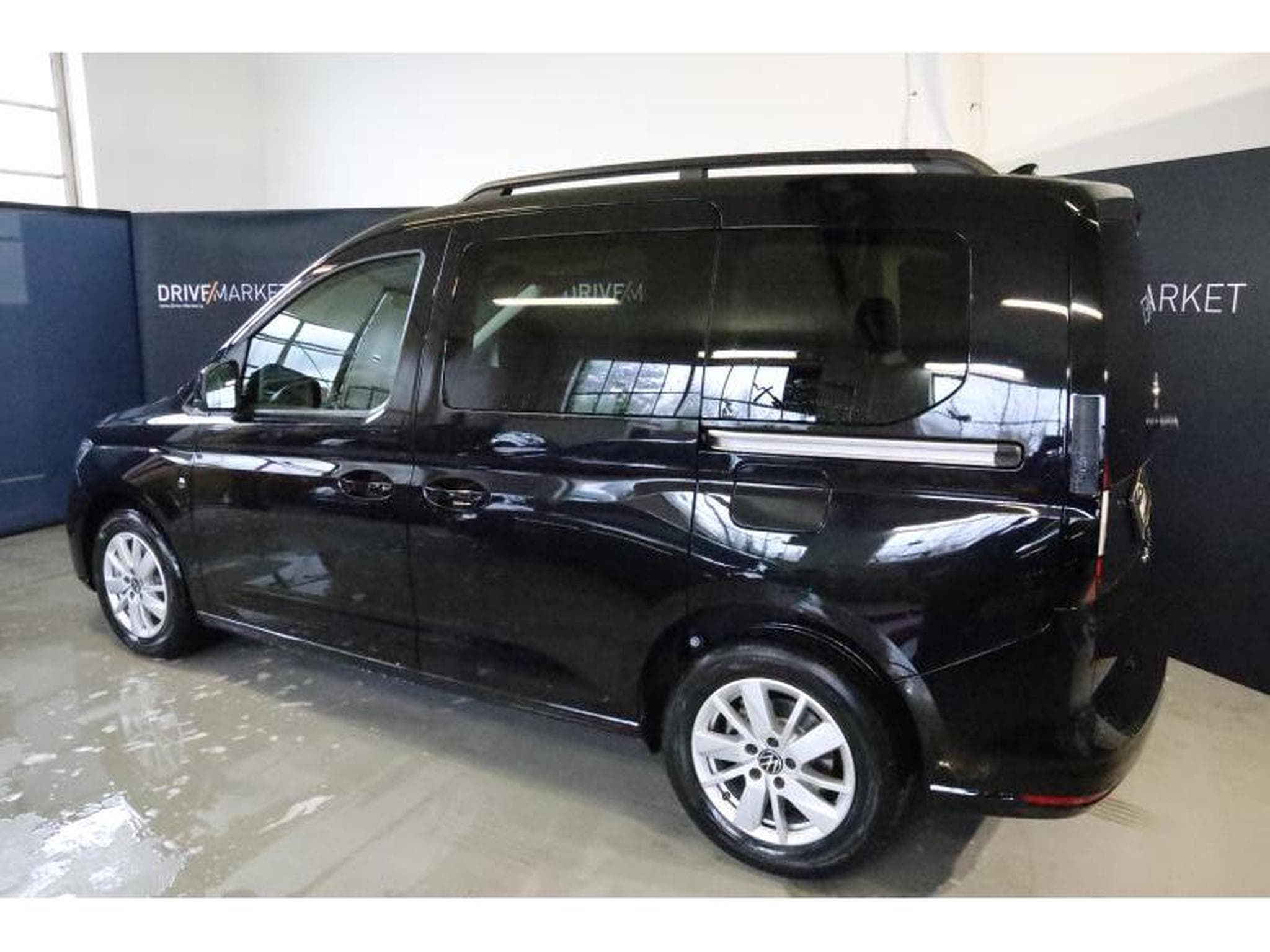 VW Caddy V Life (2024) - Foto 17