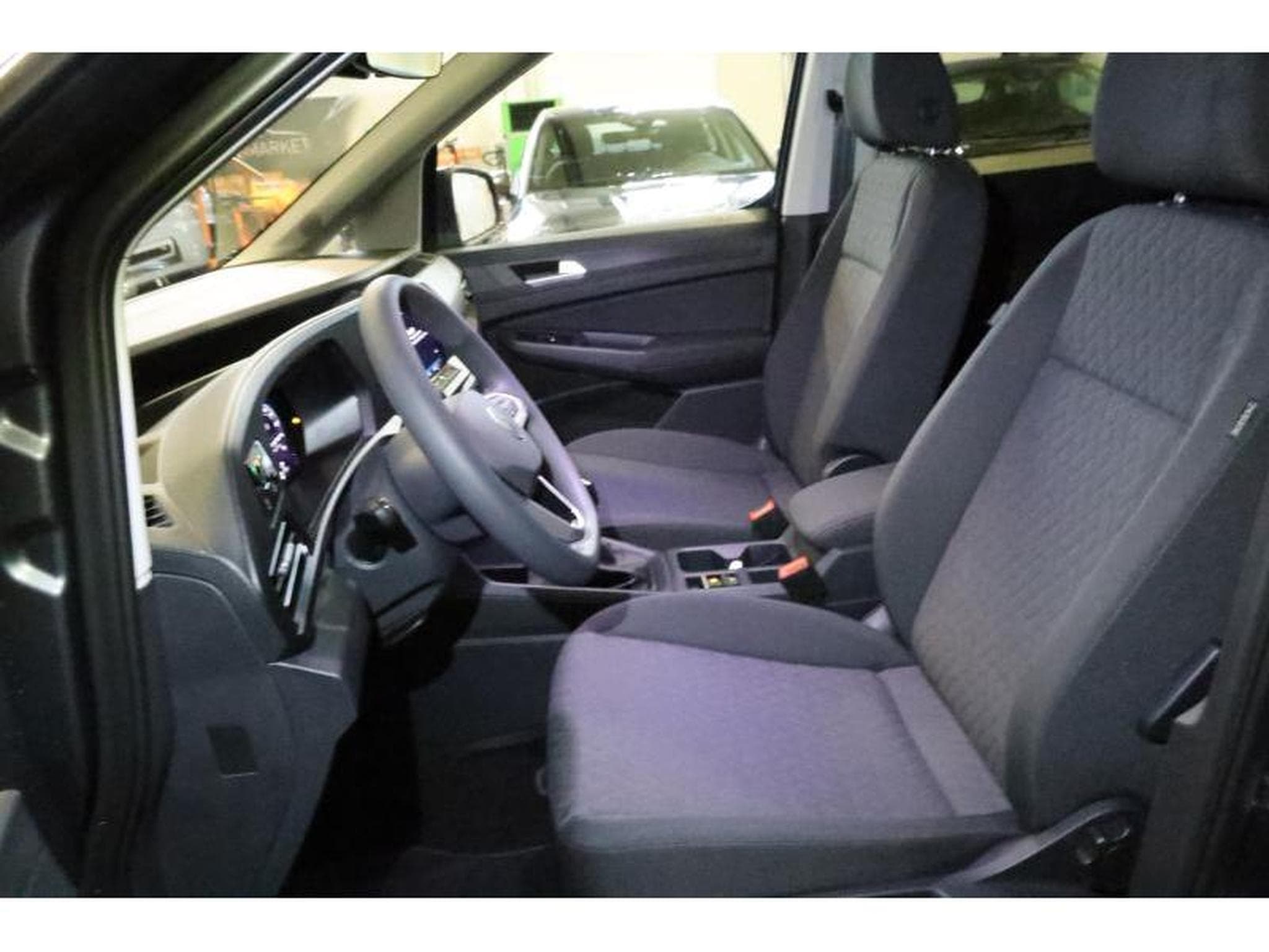 VW Caddy V Life (2024) - Photo 11