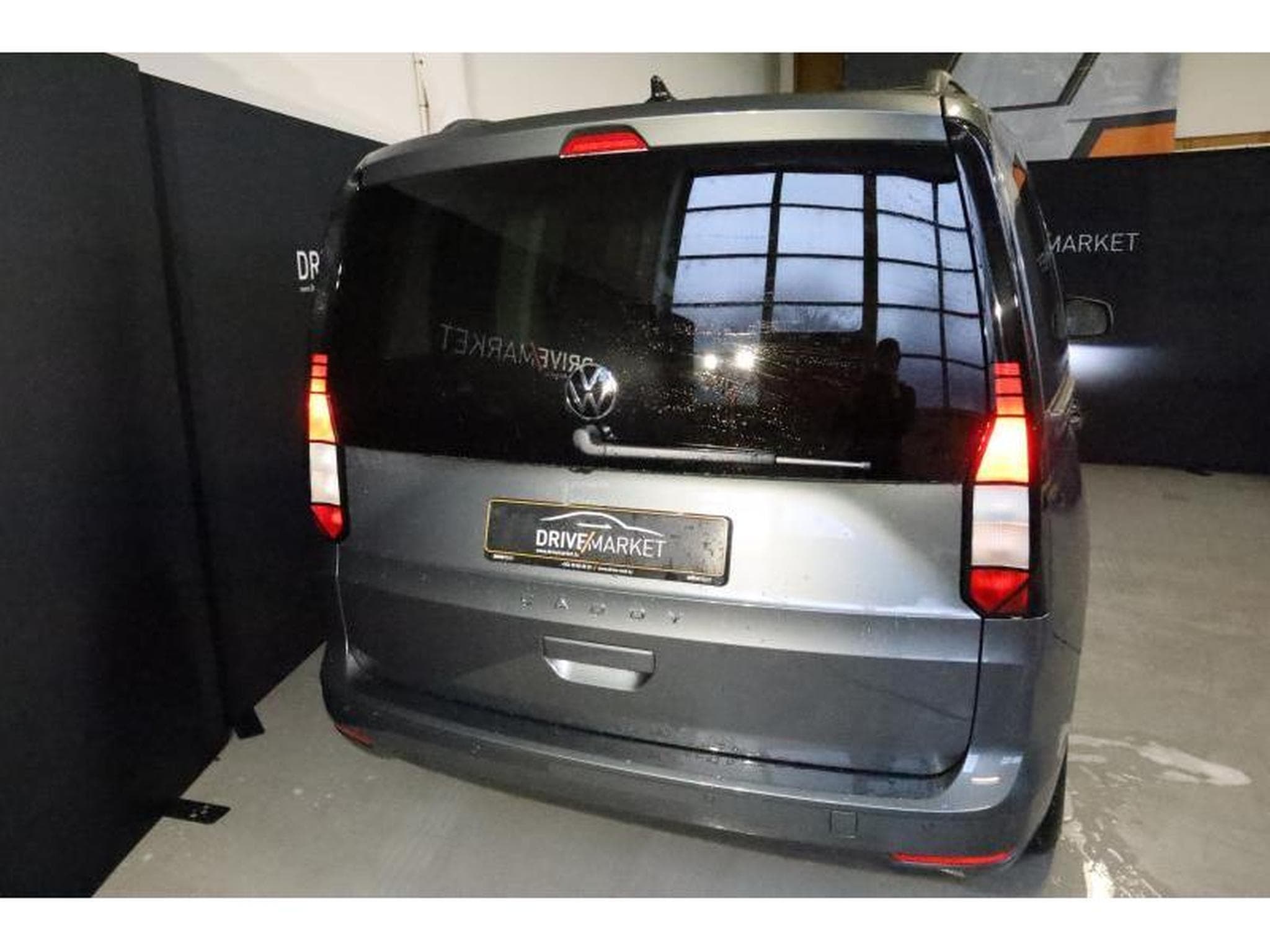 VW Caddy V Life (2024) - Photo 12