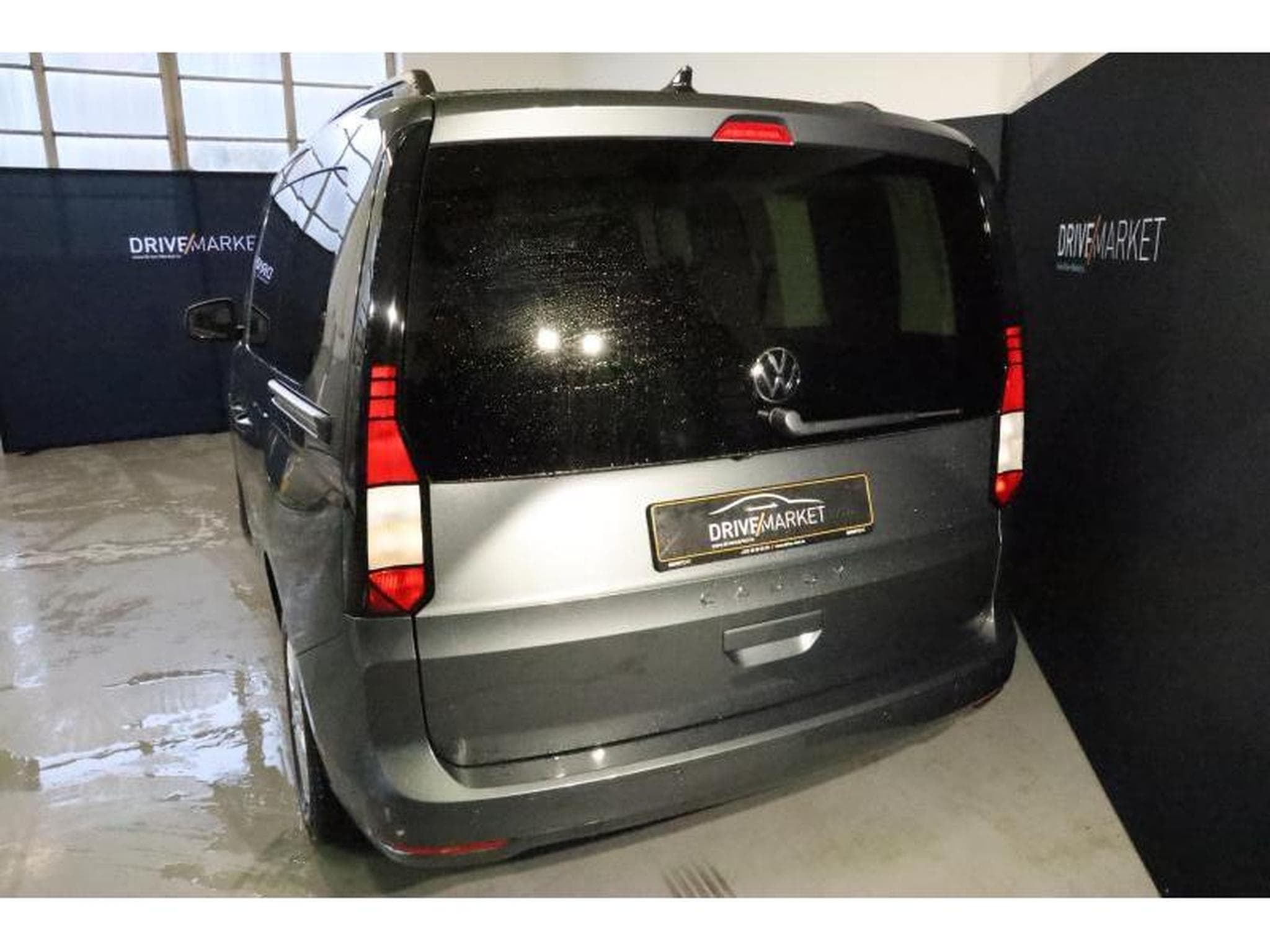 VW Caddy V Life (2024) - Photo 16