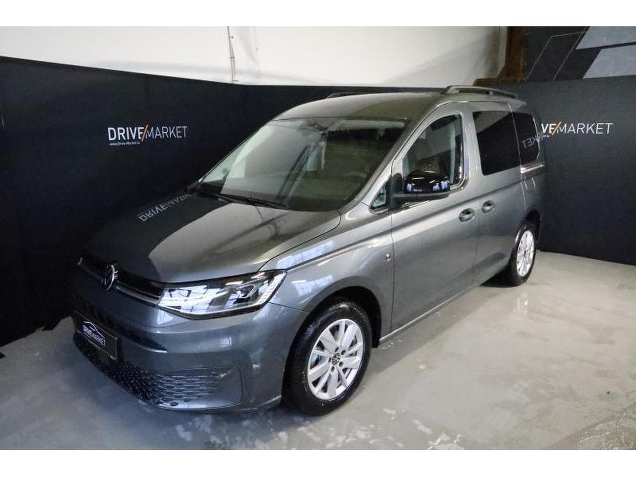 VW Caddy V Life (2024) - Photo 19