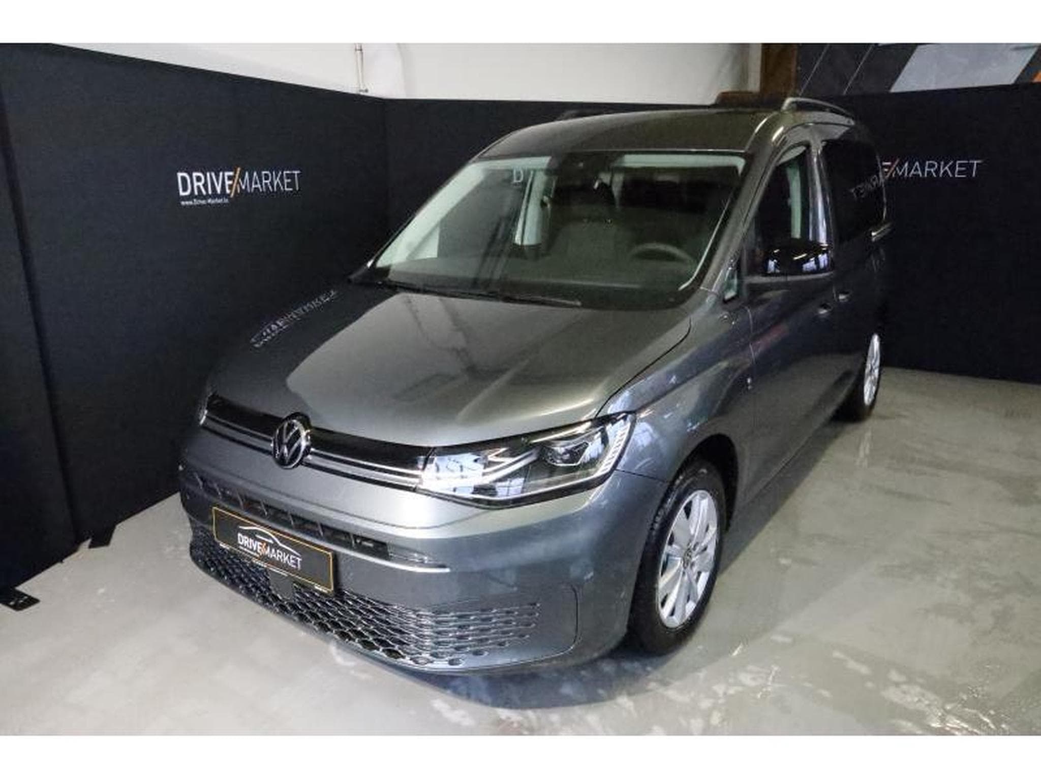 VW Caddy V Life (2024) - Photo 20