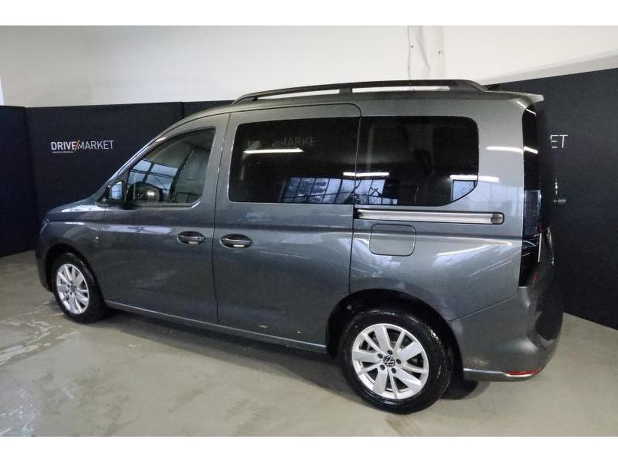 VW Caddy V Life (2024) - Photo 3