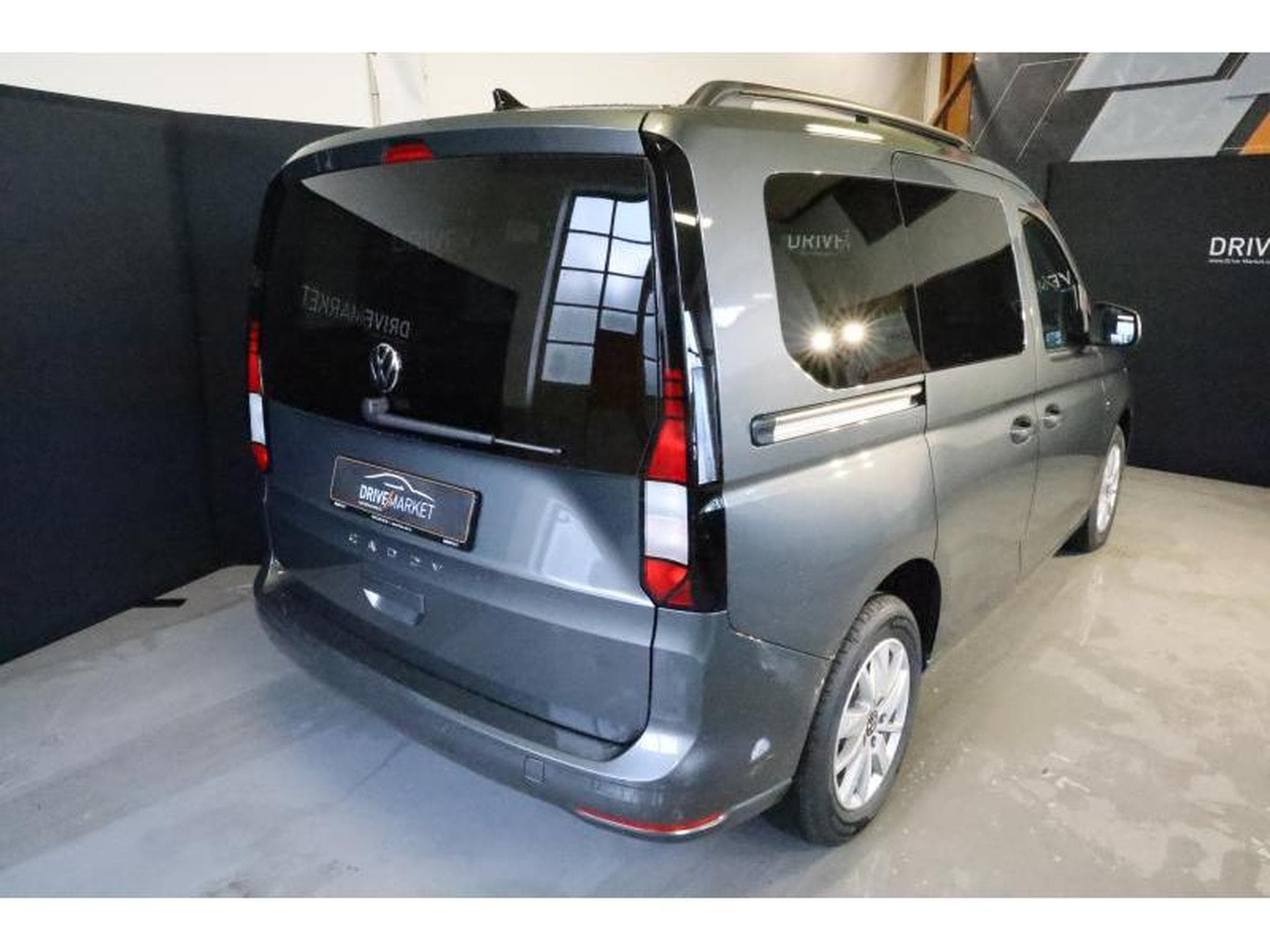 VW Caddy V Life (2024) - Foto 9