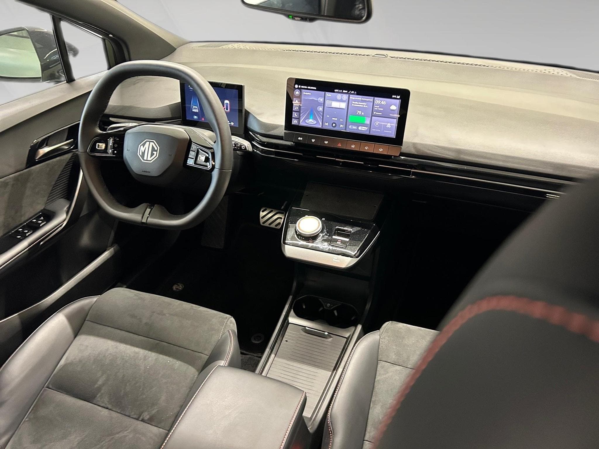 MG MG4 LUXURY X POWER (2024) - Photo 17