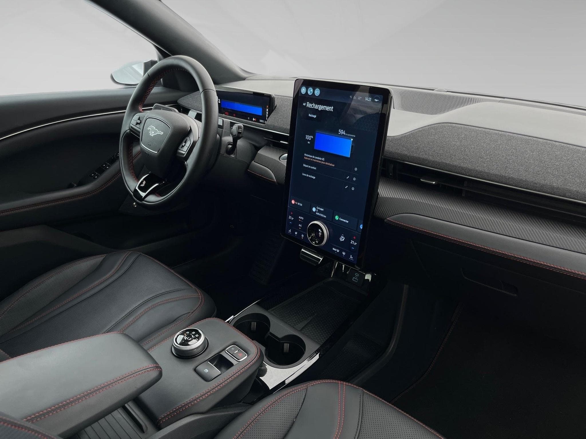 Ford Mustang Mach-E Premium (2023) - Photo 14