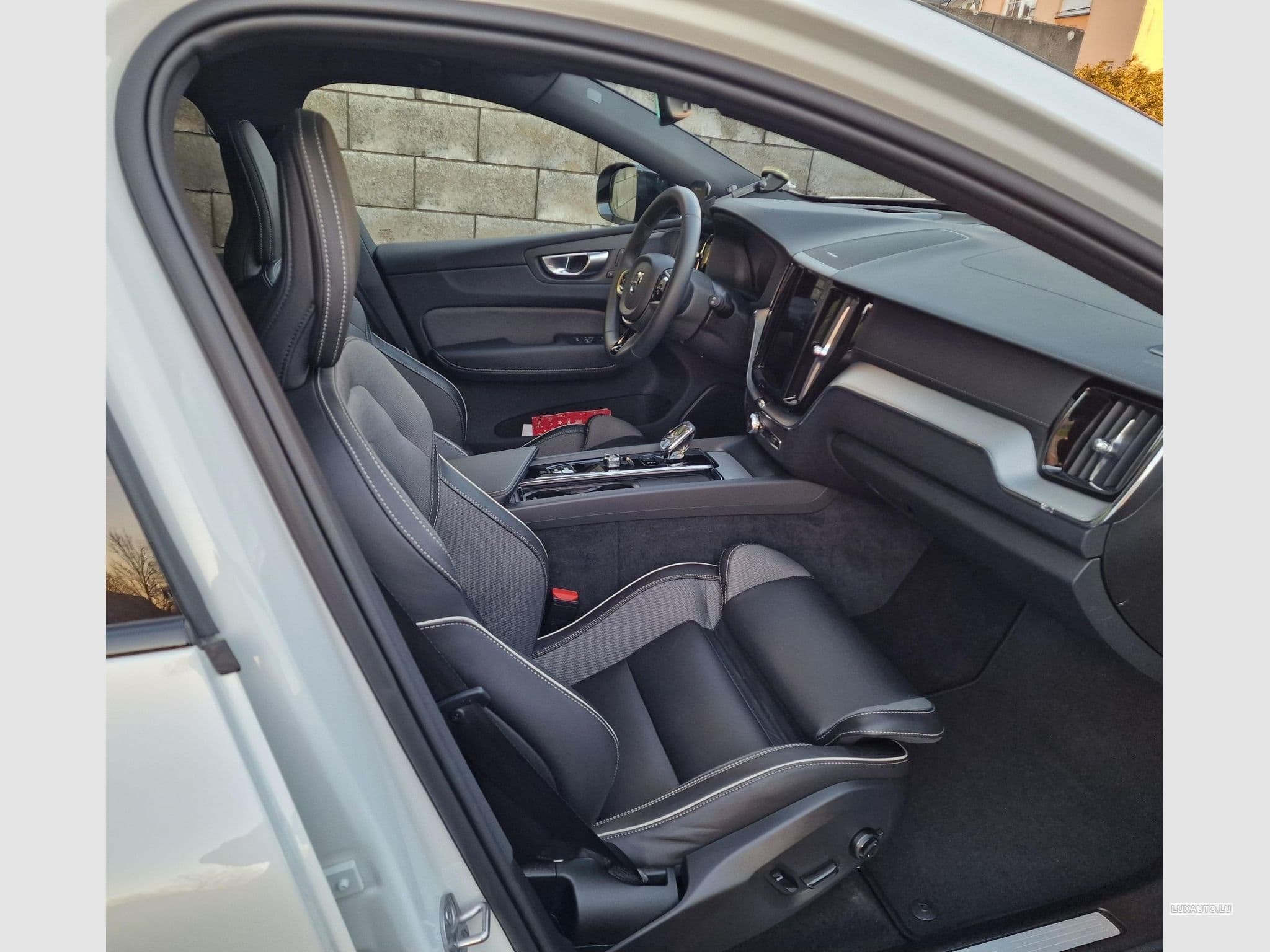 Volvo XC60 Ultimate dark (2023) - Foto 9