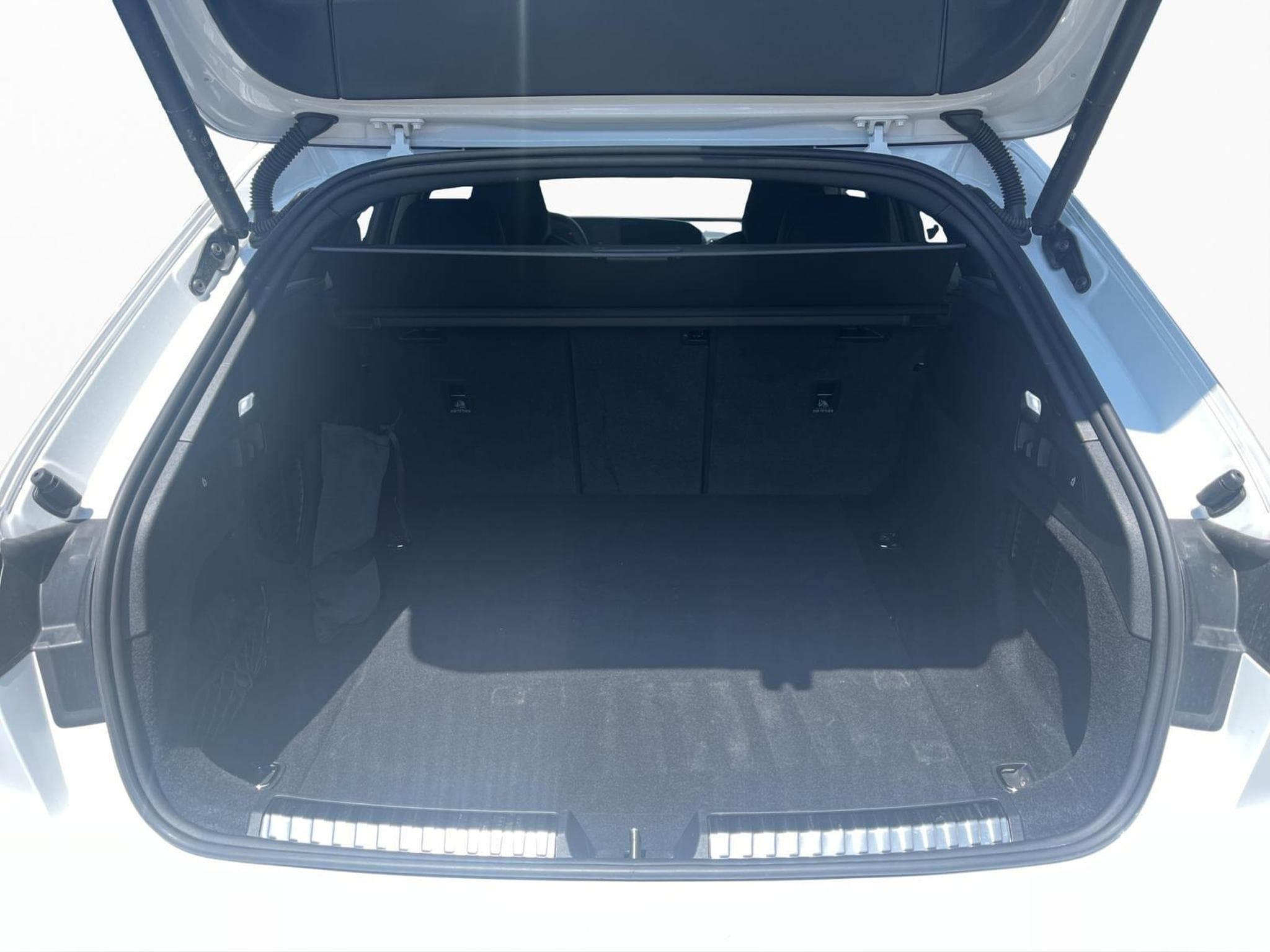 Audi A5 A5 Avant Exclisiv Int. (2024) - Foto 8