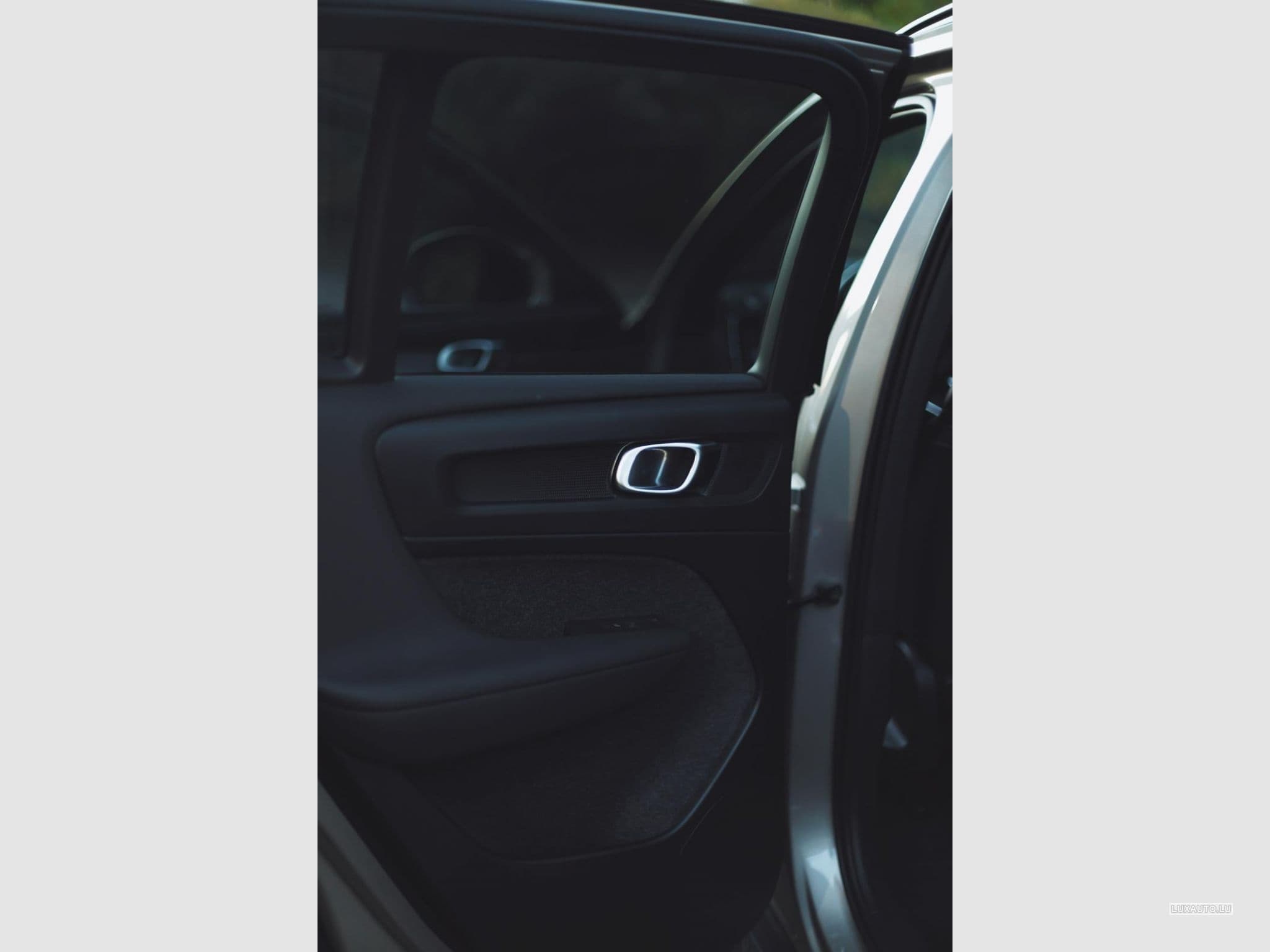 Volvo XC40 T2 Plus Dark (2023) - Photo 8