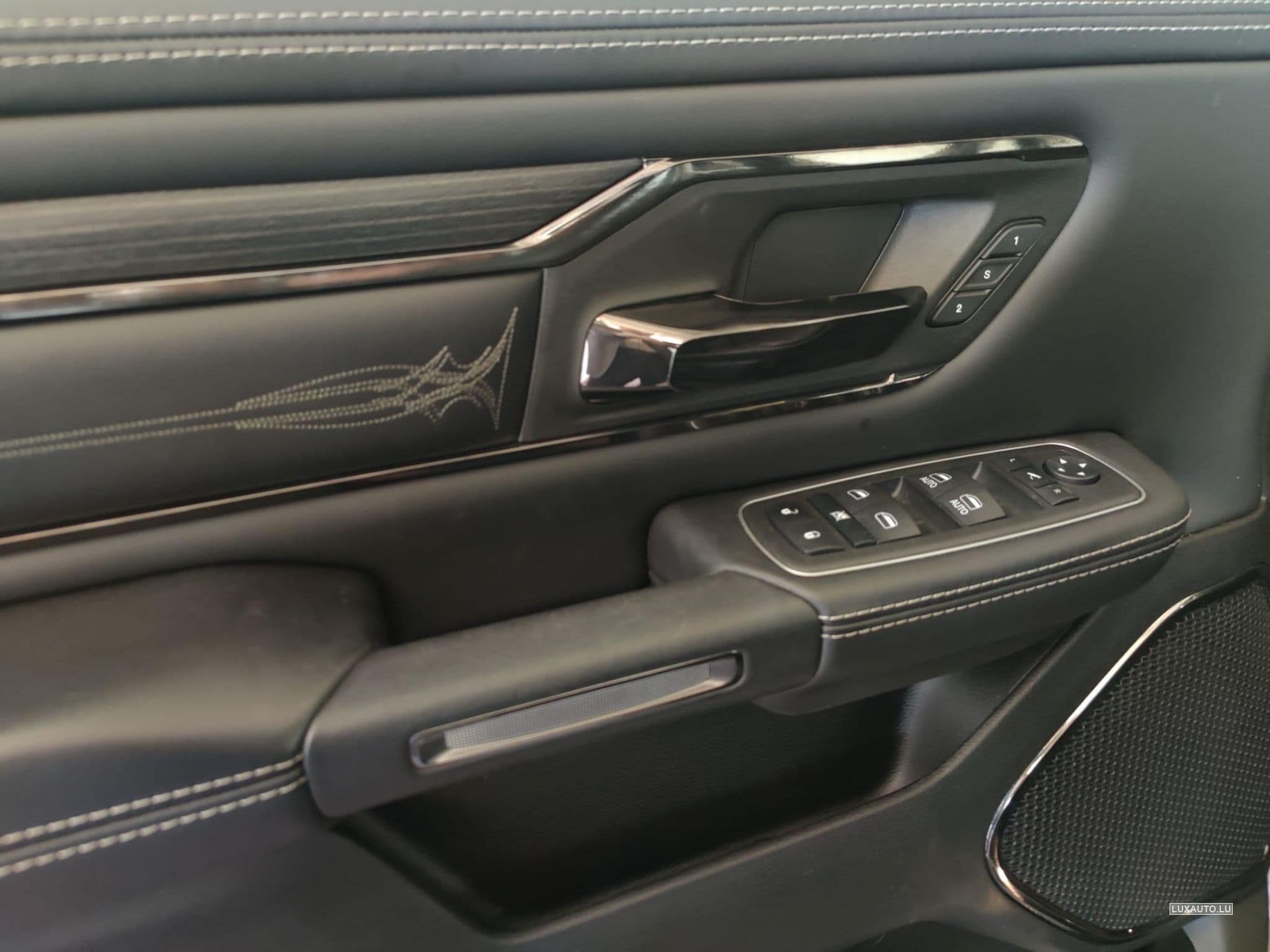 Dodge RAM 5.7 Benzon. LPG Hybride (2023) - Foto 10