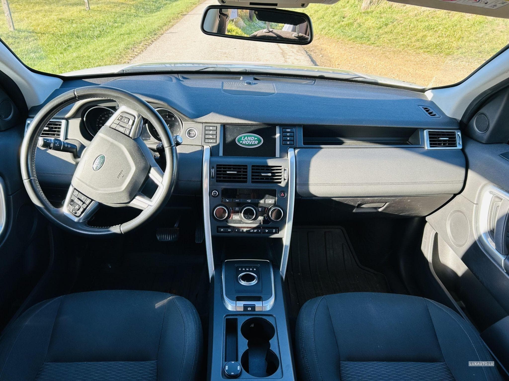 Land-Rover Discovery Sport Sport 4x4 (2017) - Photo 4