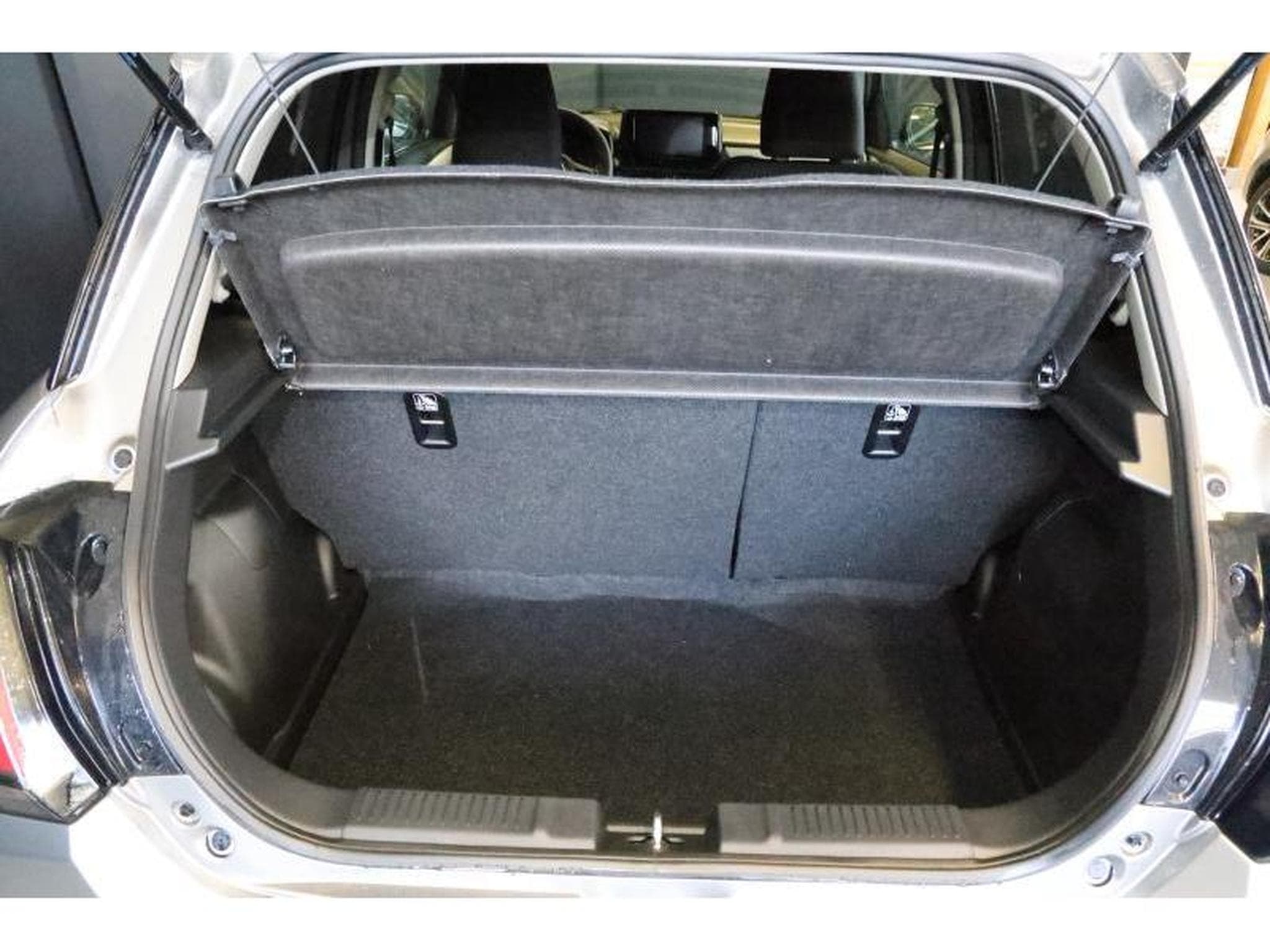 Suzuki Swift GL+ (2024) - Foto 6