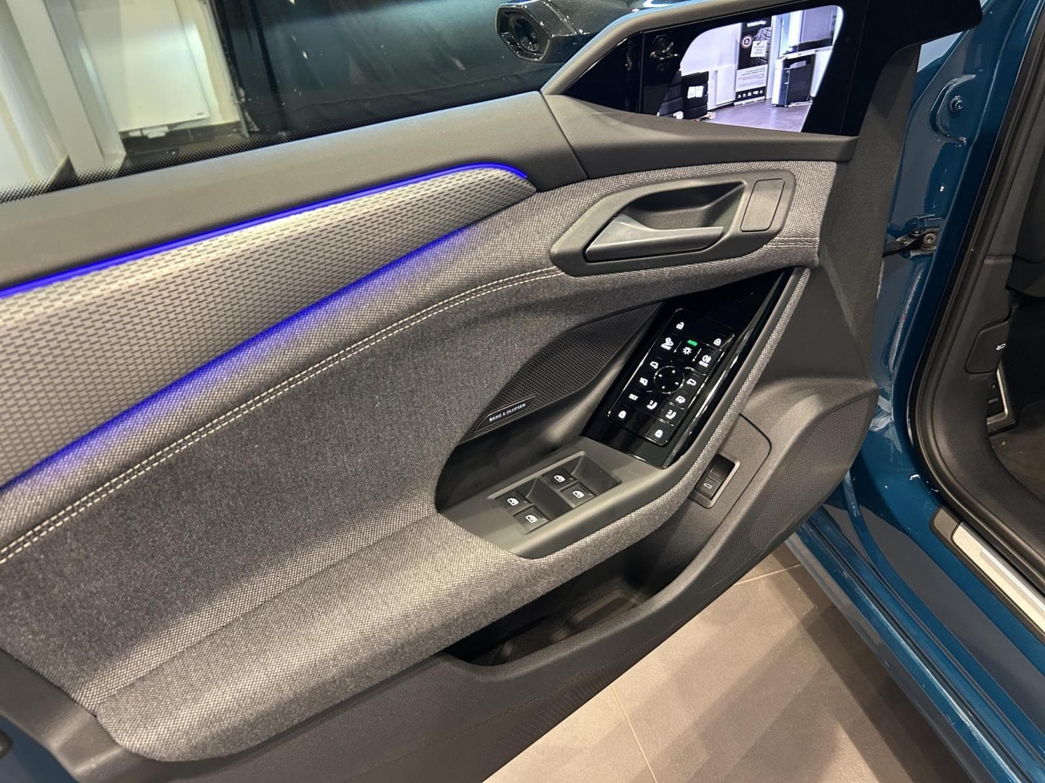 Audi A6 e-tron edition one blue (2025) - Photo 16