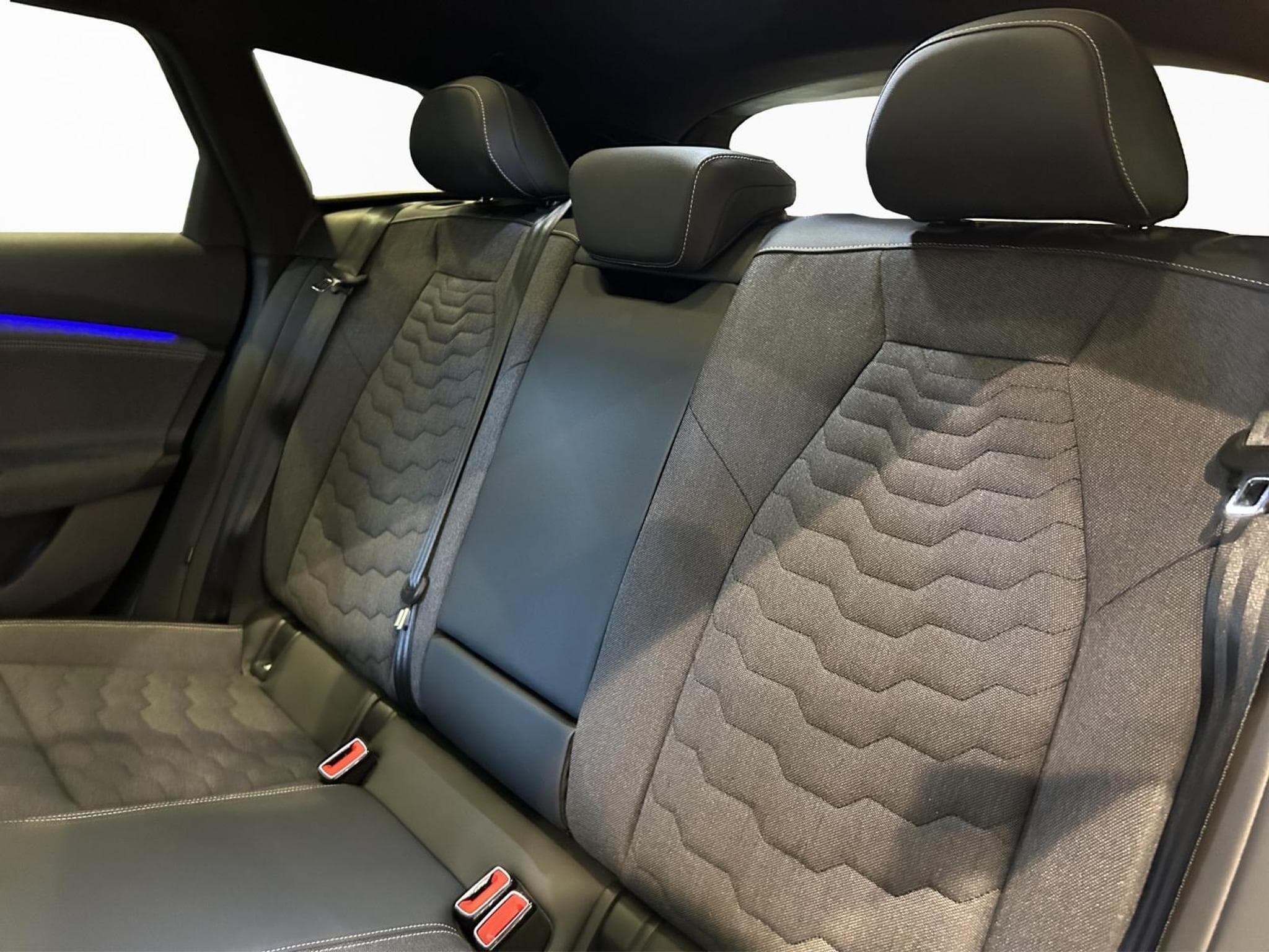 Audi A6 e-tron edition one blue (2025) - Photo 18