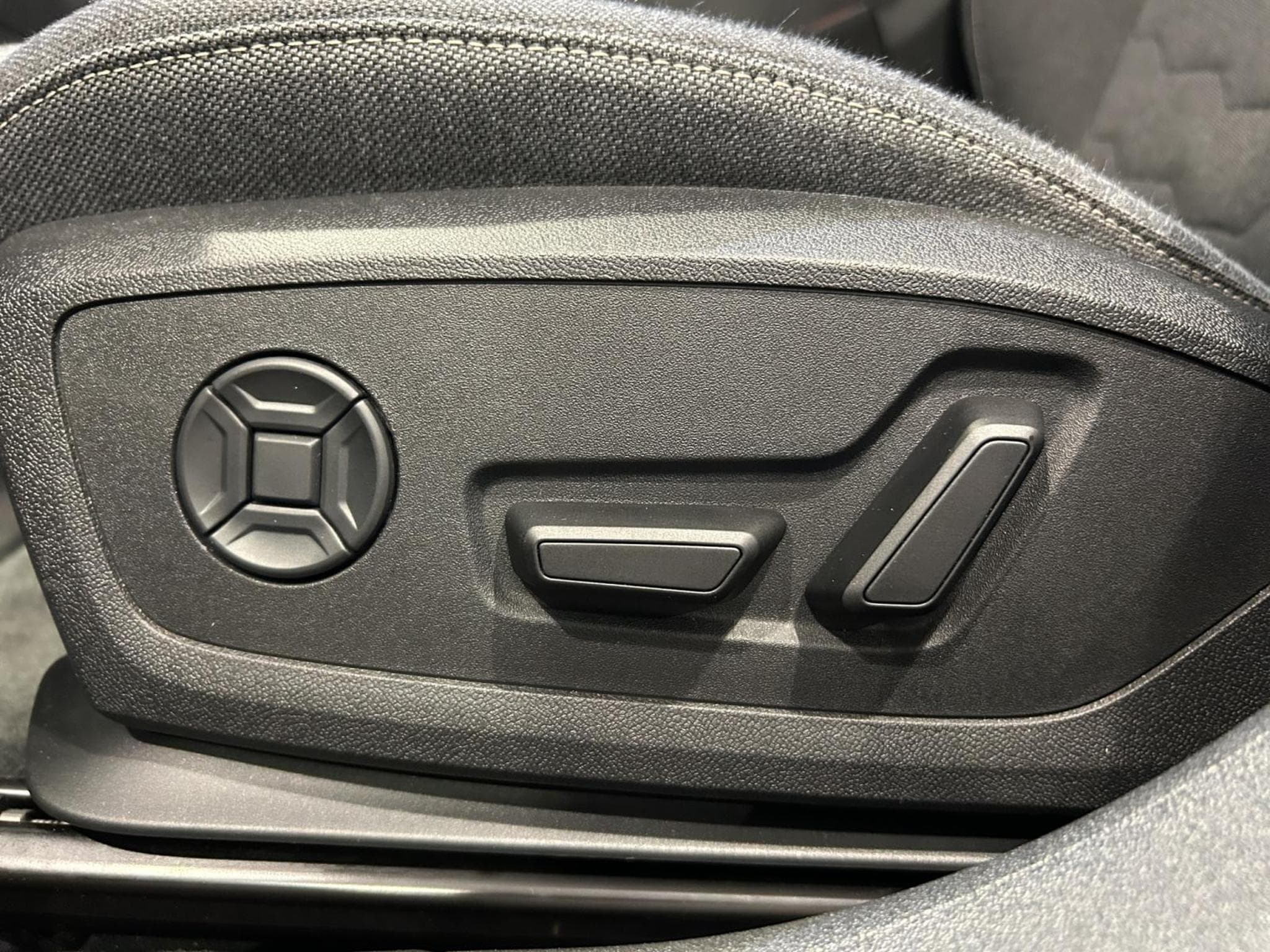 Audi A6 e-tron edition one blue (2025) - Photo 24