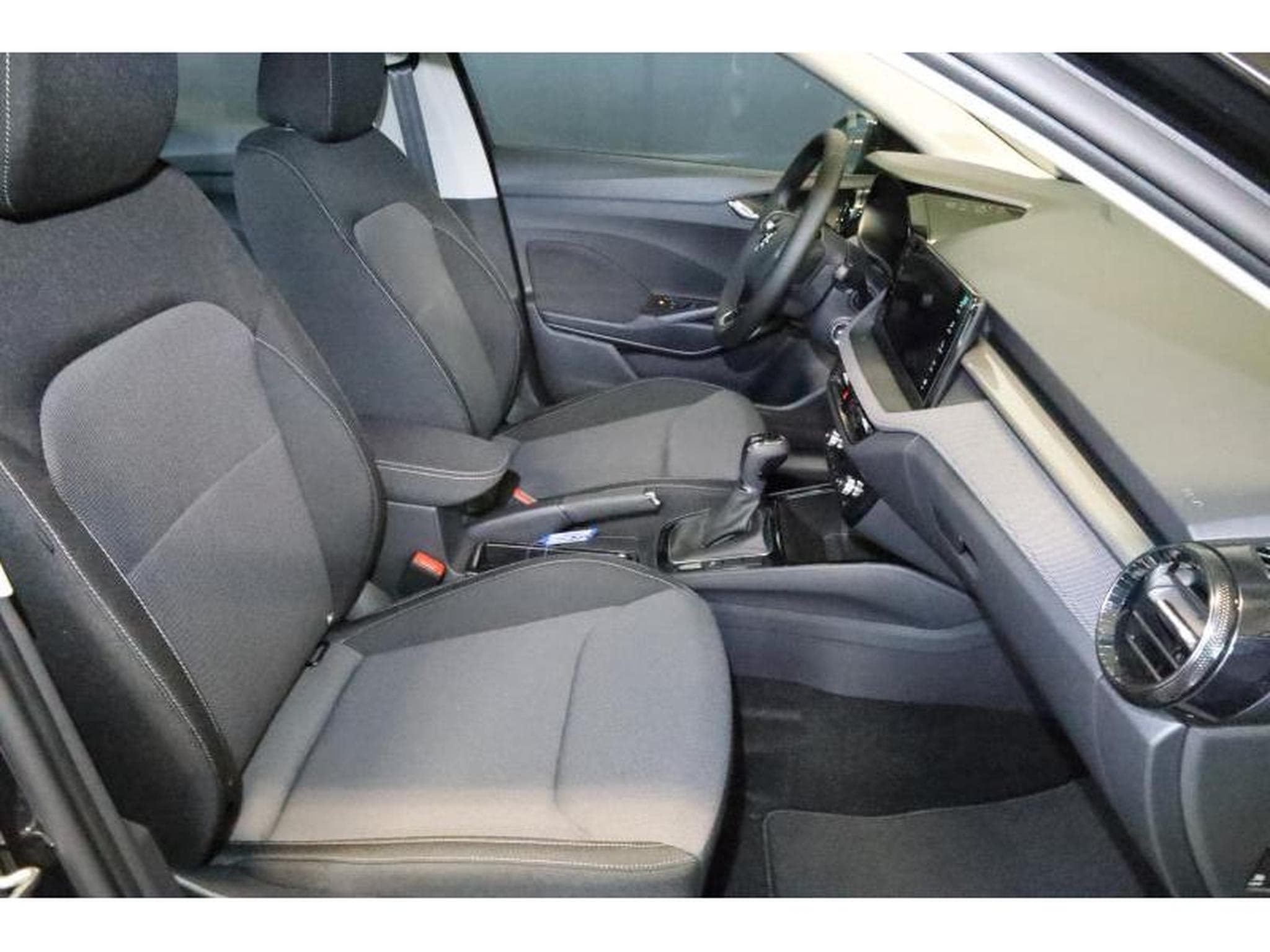 Skoda Fabia Selection (2024) - Foto 18