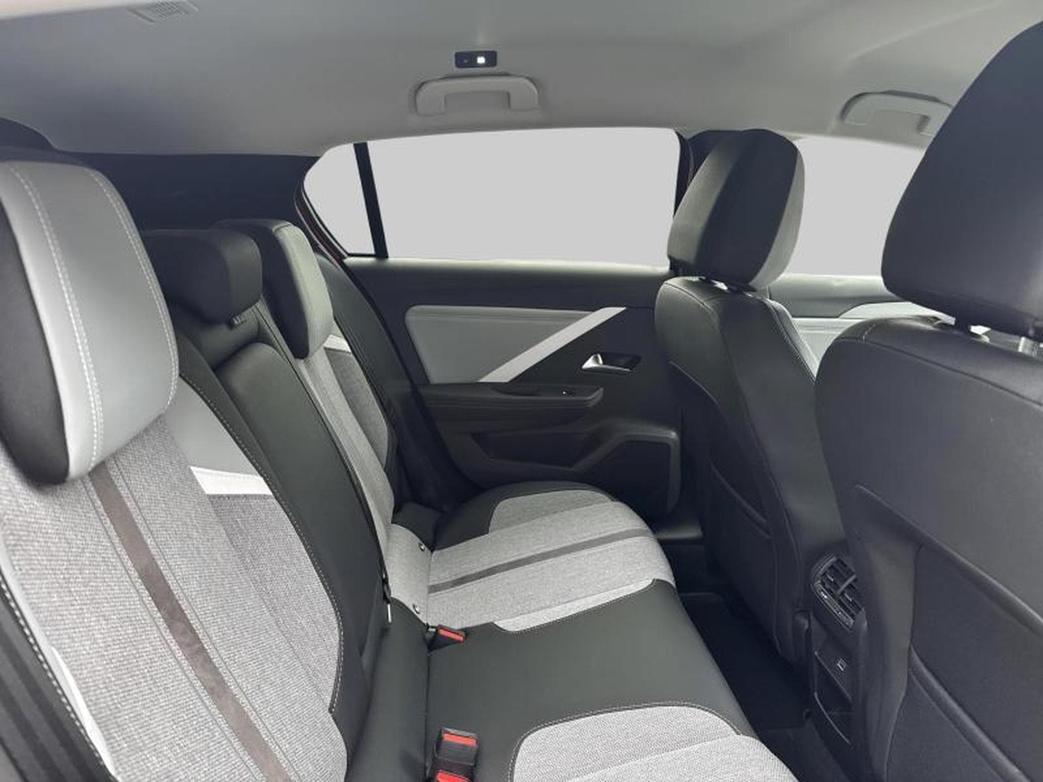 Opel Astra Elegance EAT8 (2023) - Foto 10