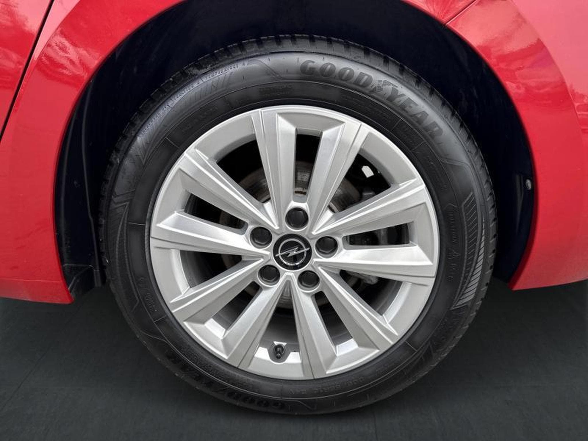 Opel Astra Elegance EAT8 (2023) - Foto 24