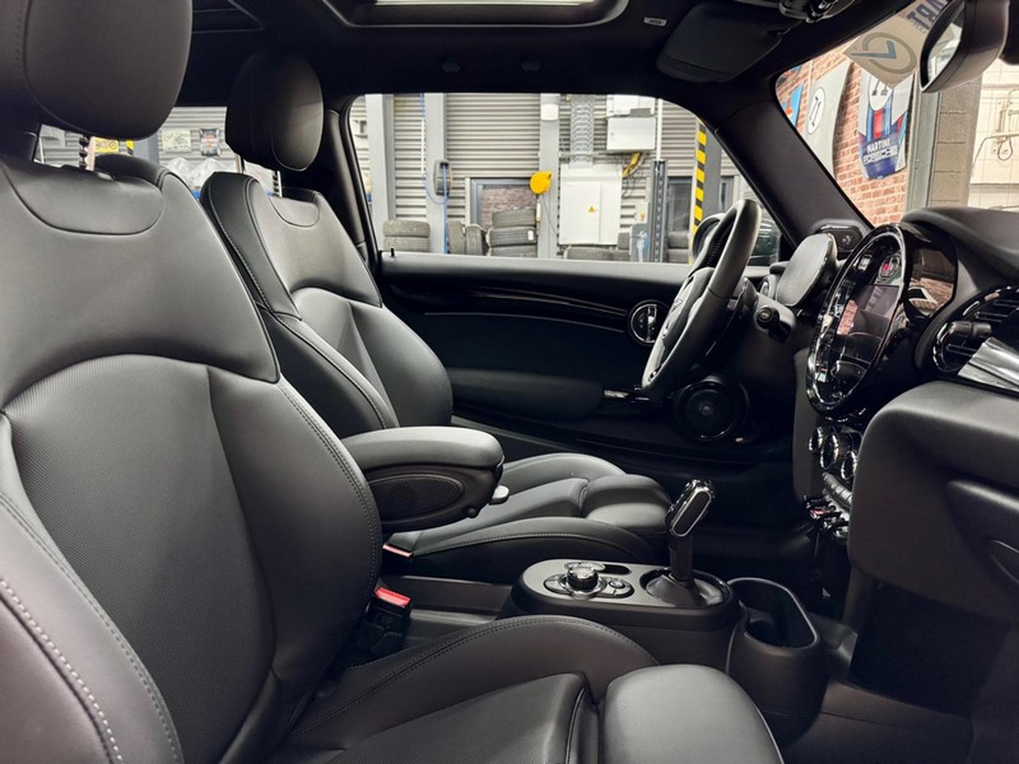 Mini Cooper Cooper 2.0 231cv Auto JOHN COOPER WORKS (2023) - Photo 8