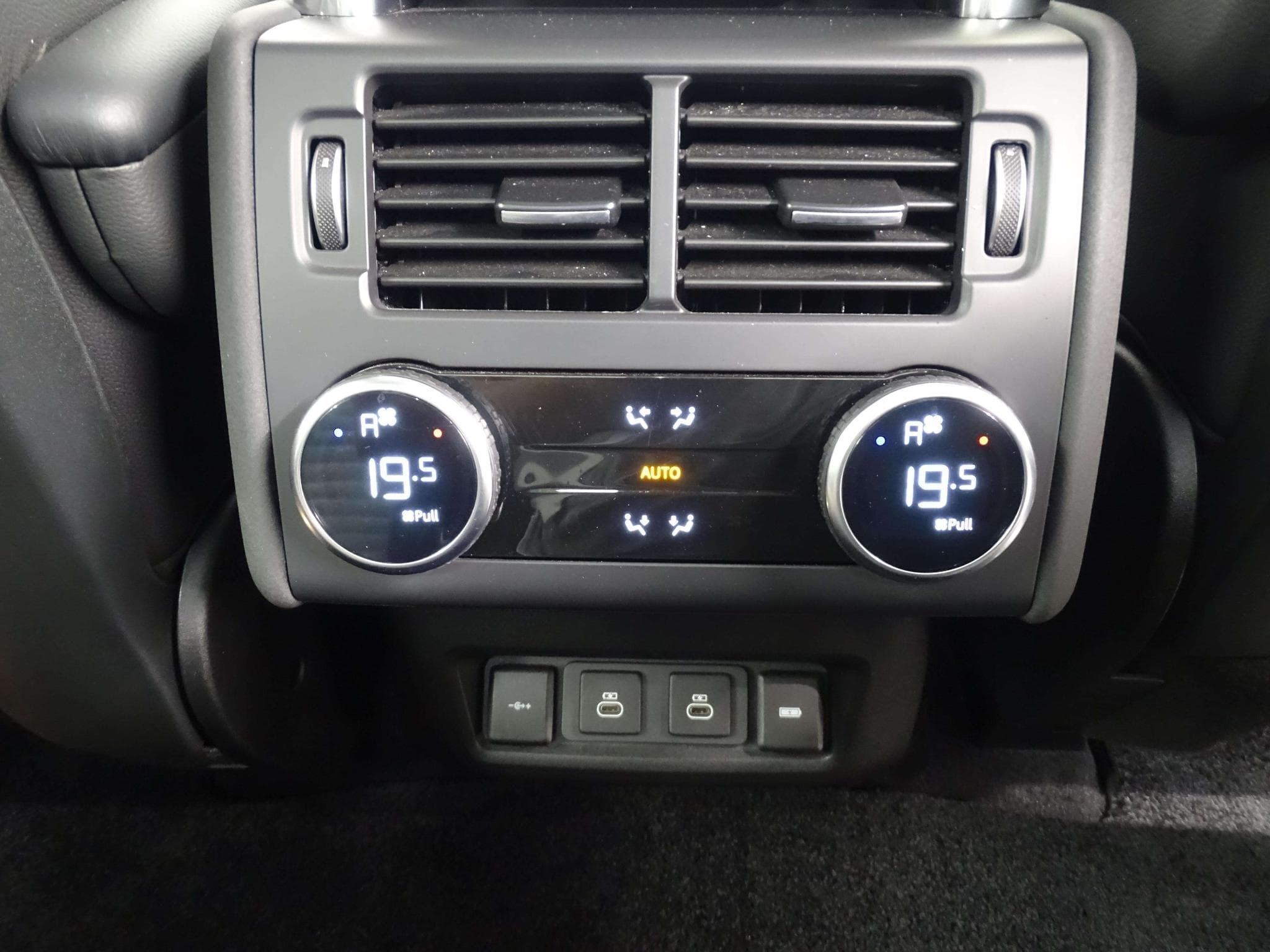 Land-Rover Discovery R-Dynamic P360 AWD auto (2021) - Photo 10