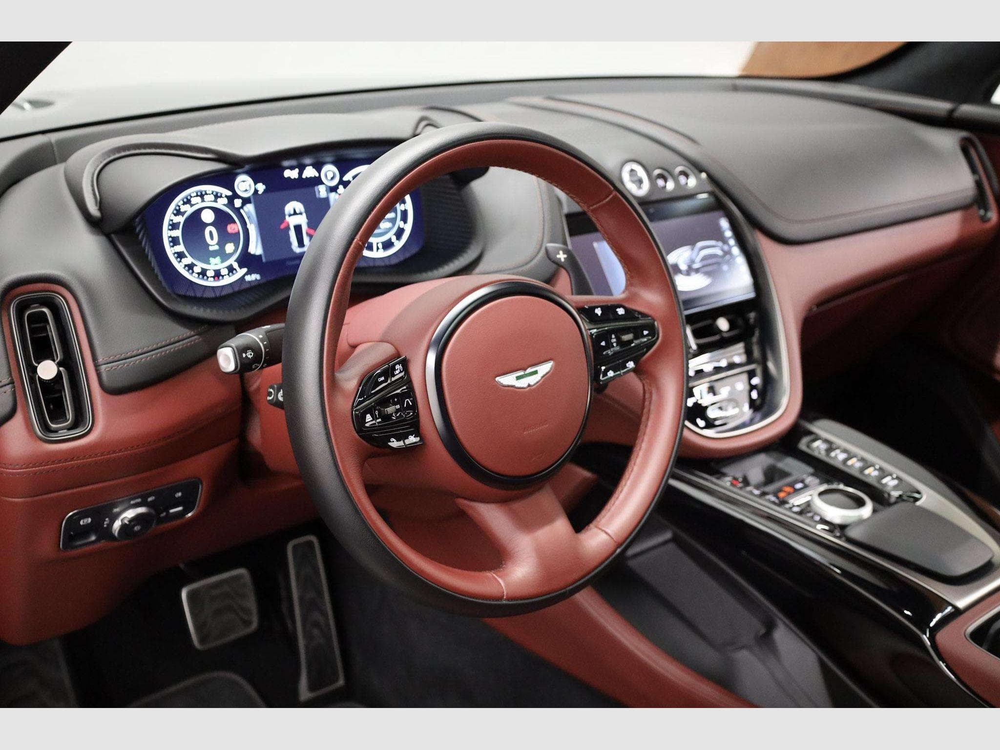 Aston-Martin DBX 4.0 V8 550 (2021) - Photo 21