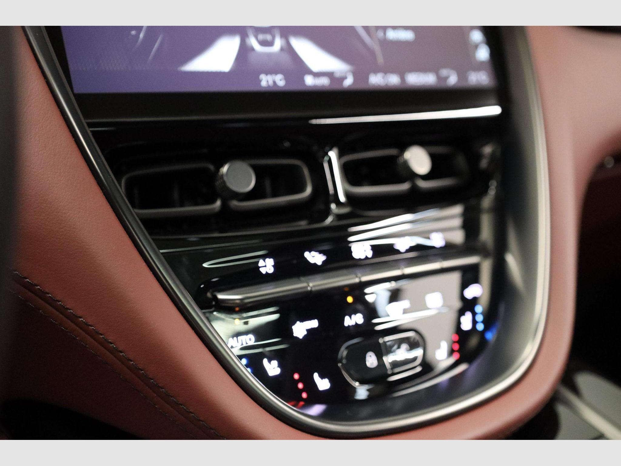 Aston-Martin DBX 4.0 V8 550 (2021) - Photo 24