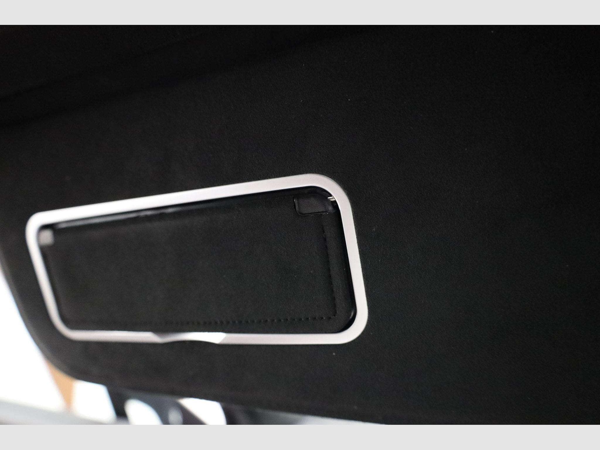 Aston-Martin DBX 4.0 V8 550 (2021) - Photo 26