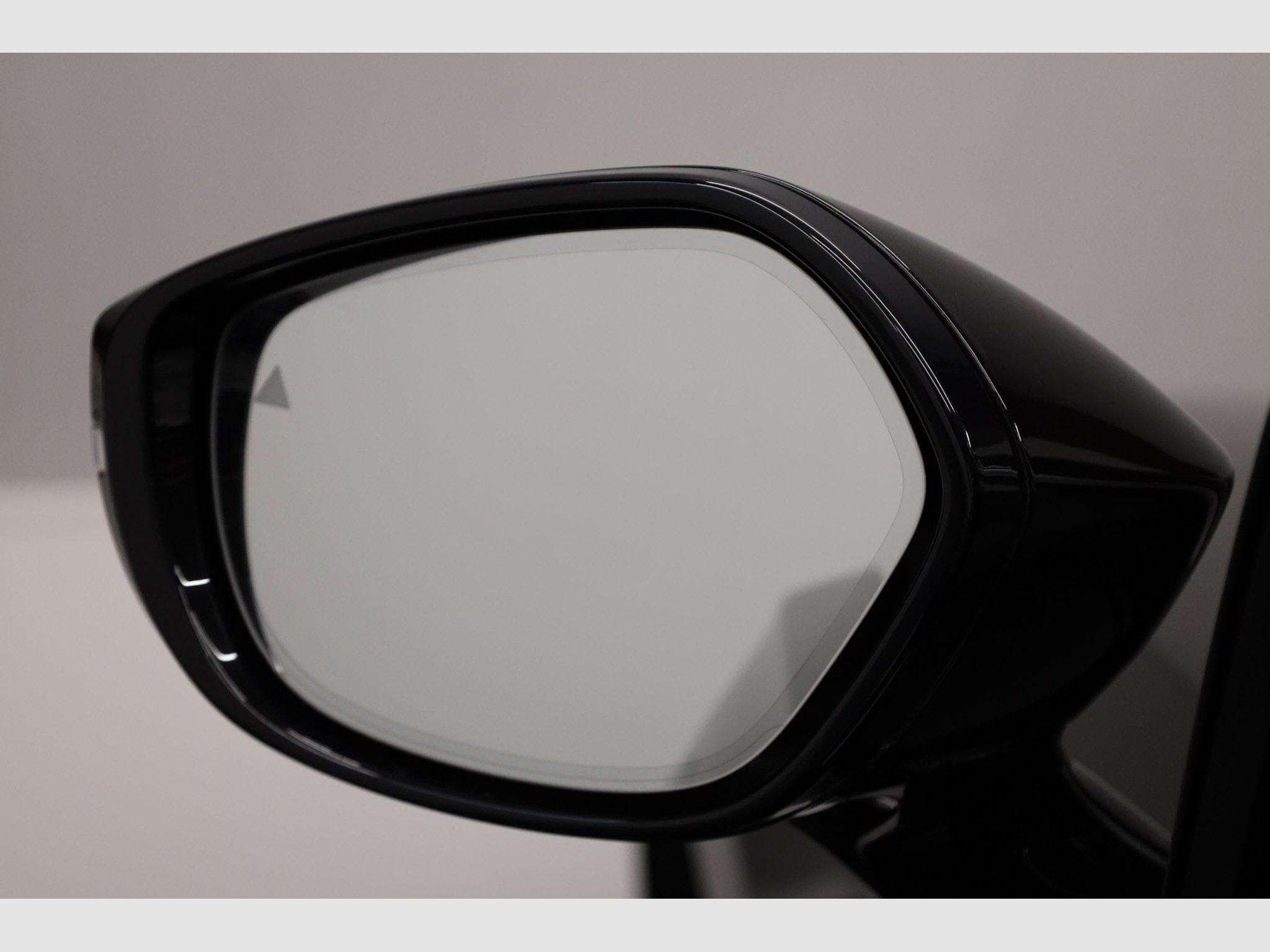 Aston-Martin DBX 4.0 V8 550 (2021) - Photo 32