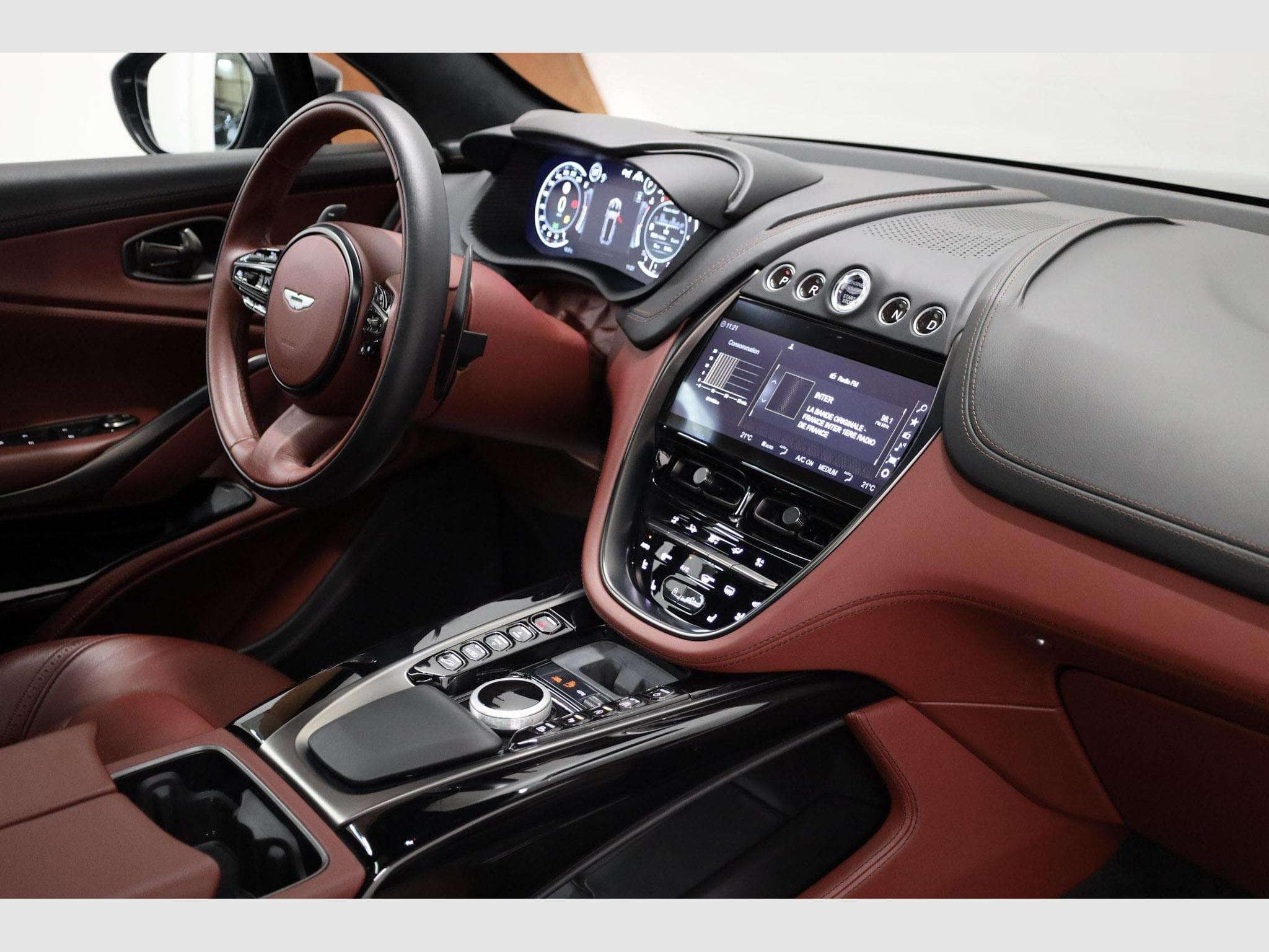 Aston-Martin DBX 4.0 V8 550 (2021) - Photo 9