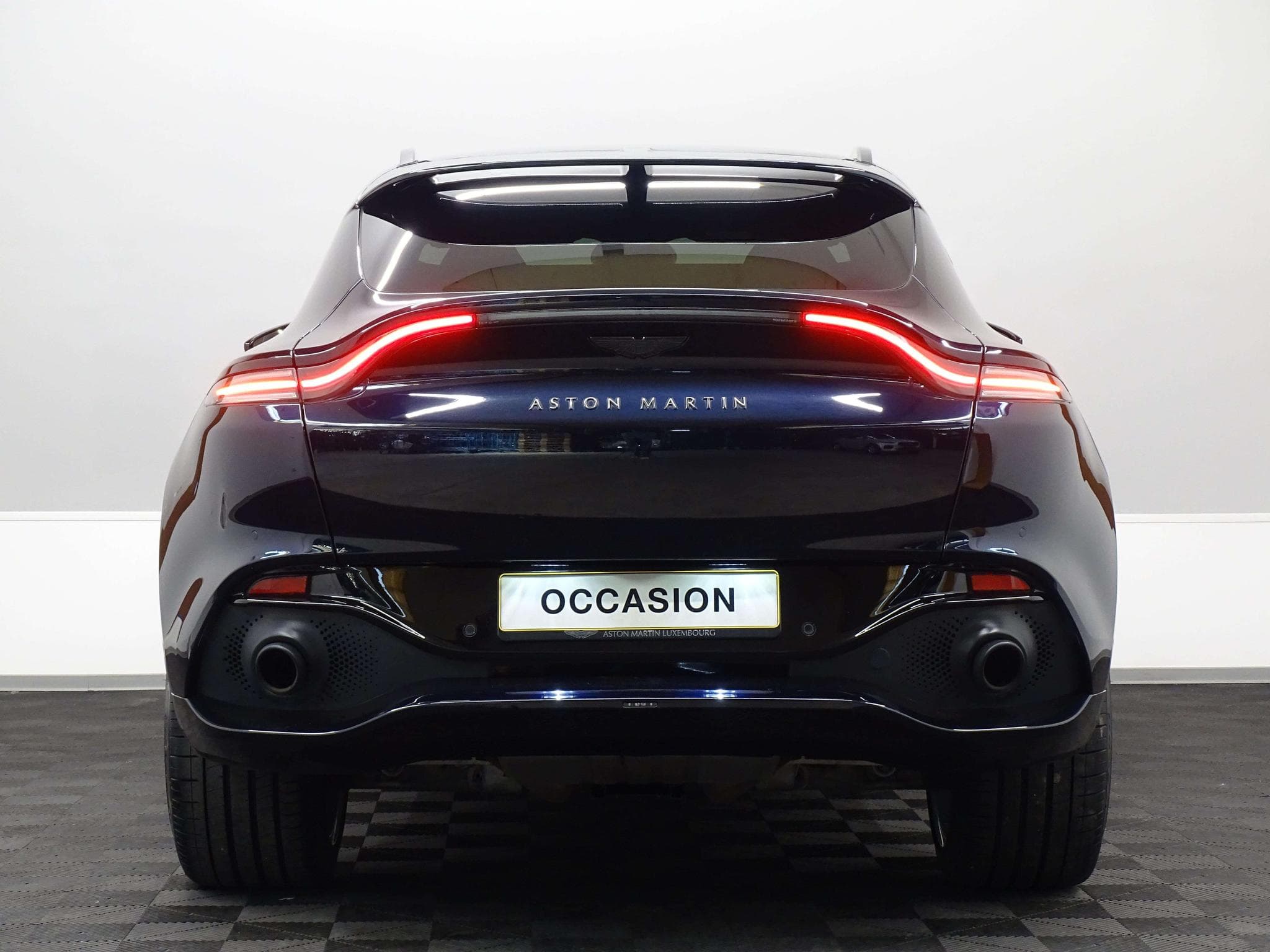 Aston-Martin DBX 4.0 V8 550 (2021) - Photo 5