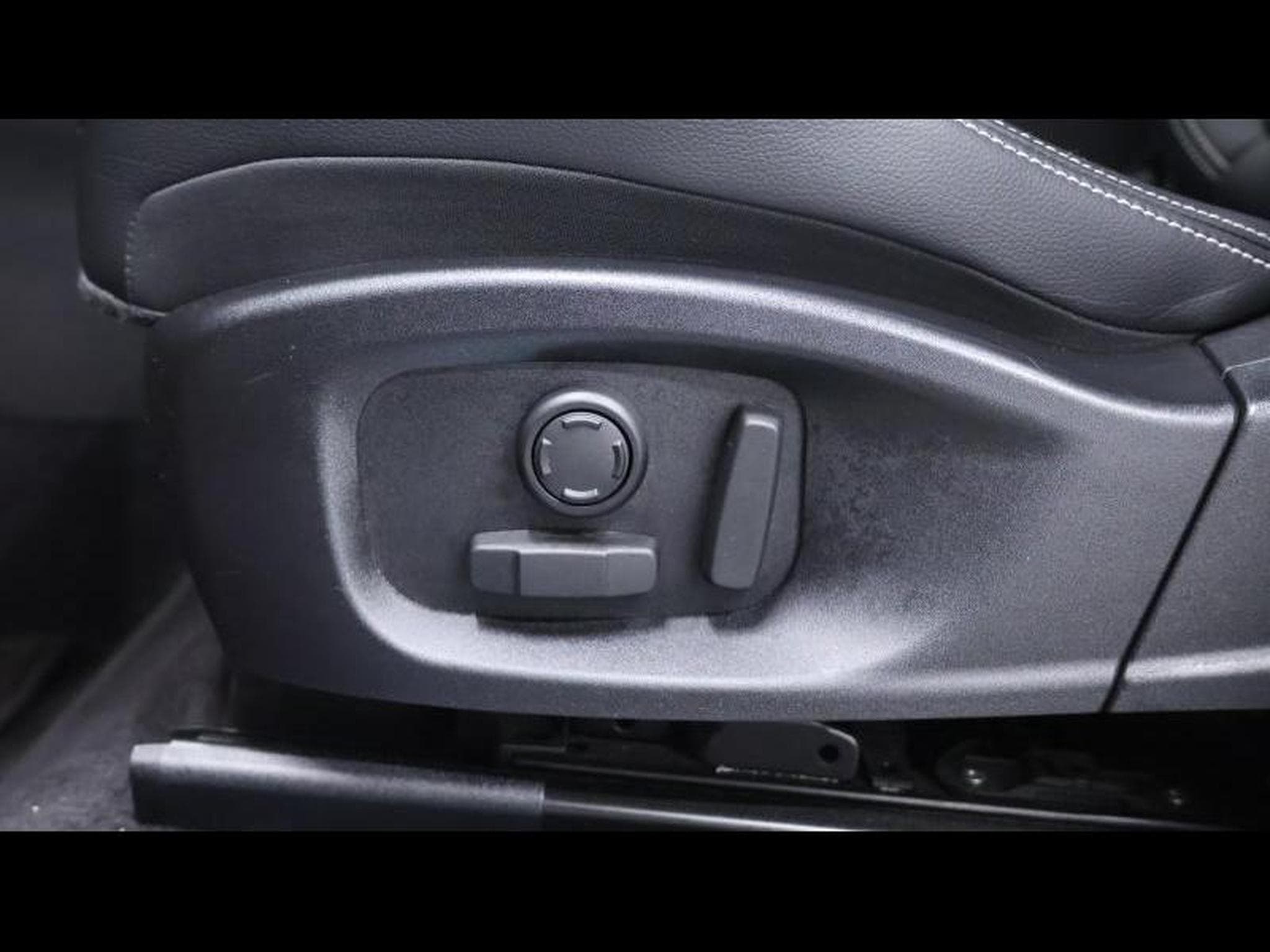 Jaguar E-Pace D165 R-Dynamic S AWD Auto (2023) - Foto 22