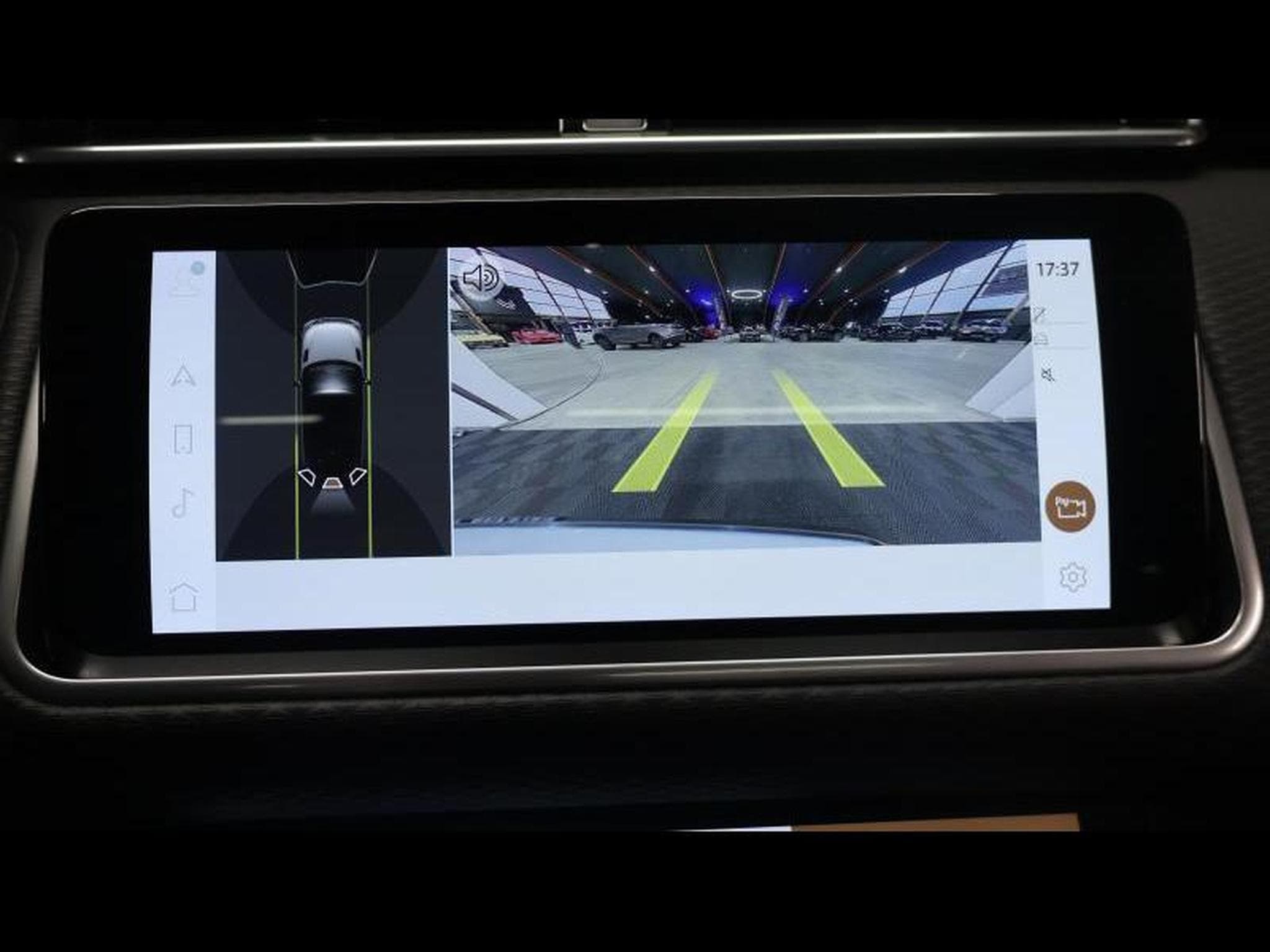 Land-Rover Range Rover Velar D200 R-Dynamic SE AWD AUTO (2023) - Foto 20