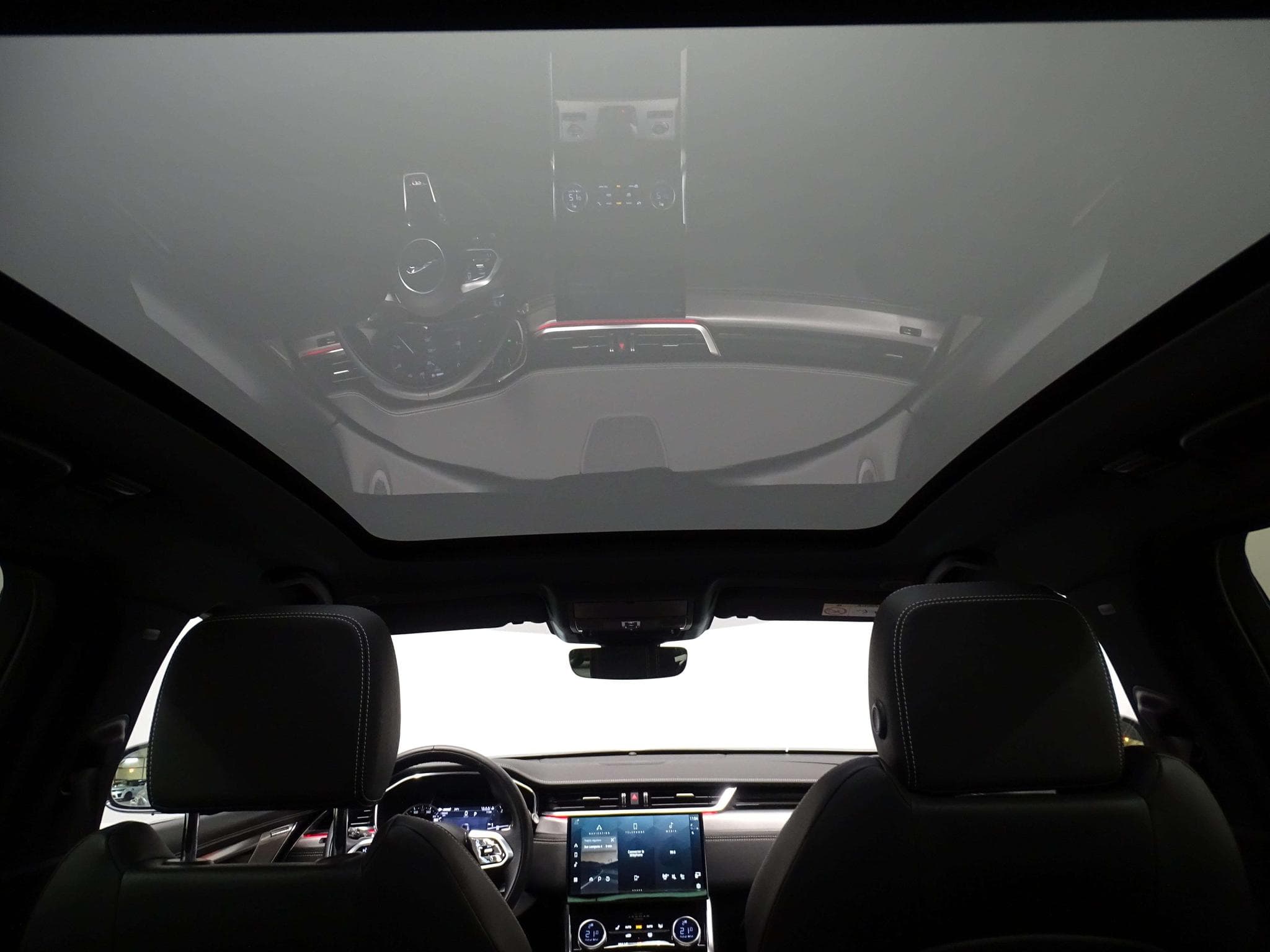 Jaguar XF D200 R-DYNAMIC SE AWD AUTO (2023) - Foto 10